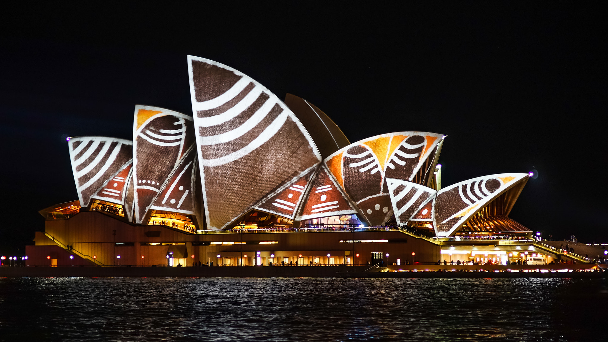 Sony a99 II + 85mm F1.4 sample photo. Vivid sydney 25 photography