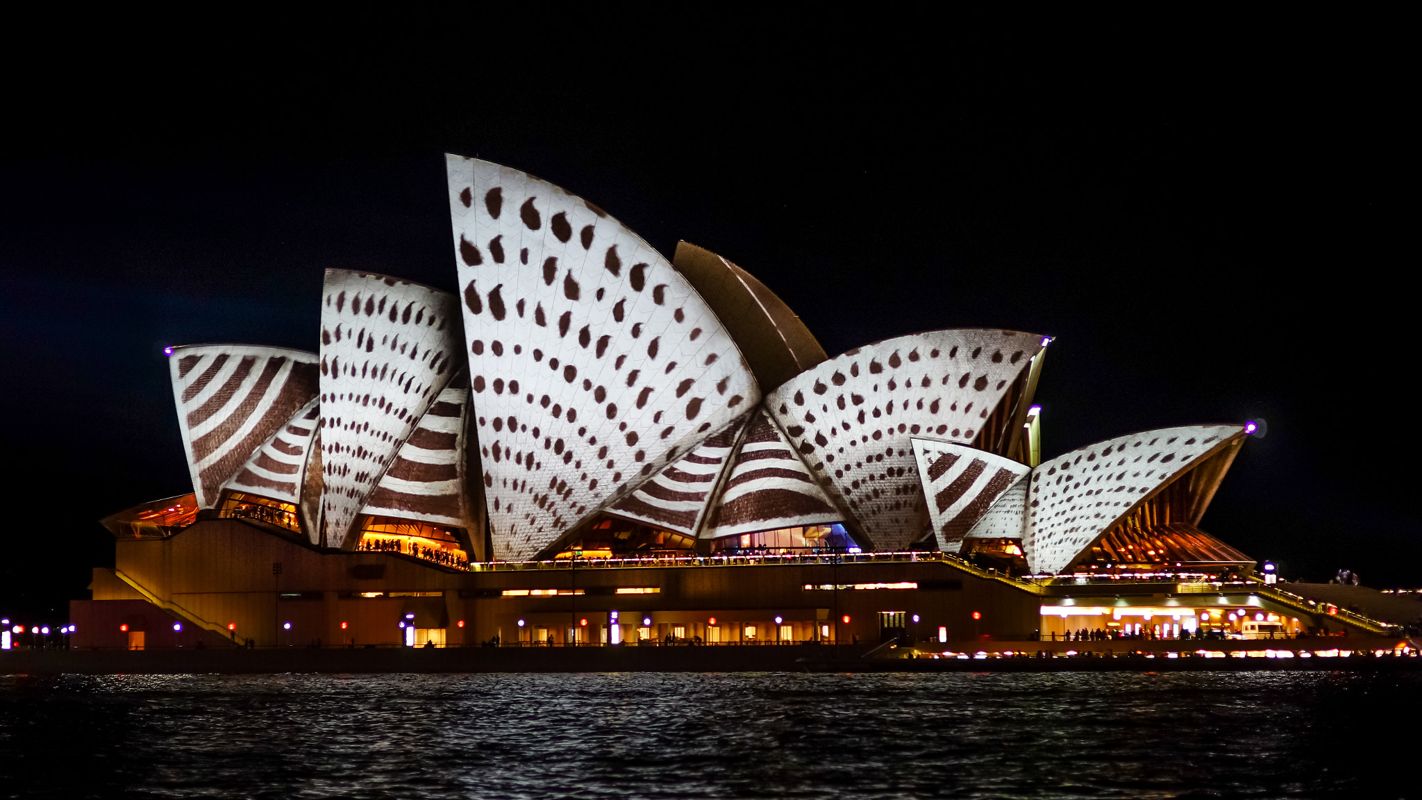 Sony a99 II + 85mm F1.4 sample photo. Vivid sydney 21 photography