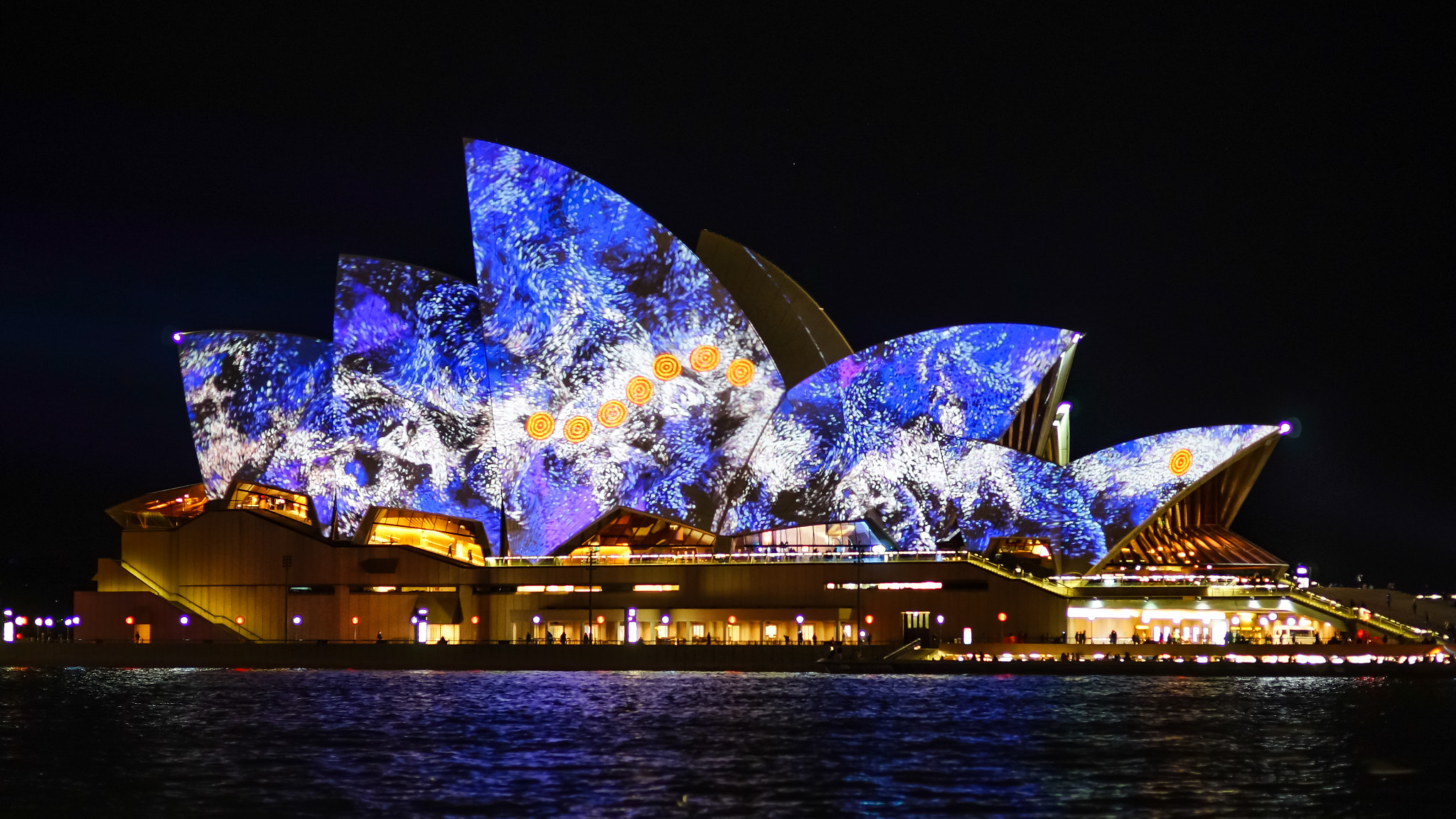 Sony a99 II + 85mm F1.4 sample photo. Vivid sydney 31 photography