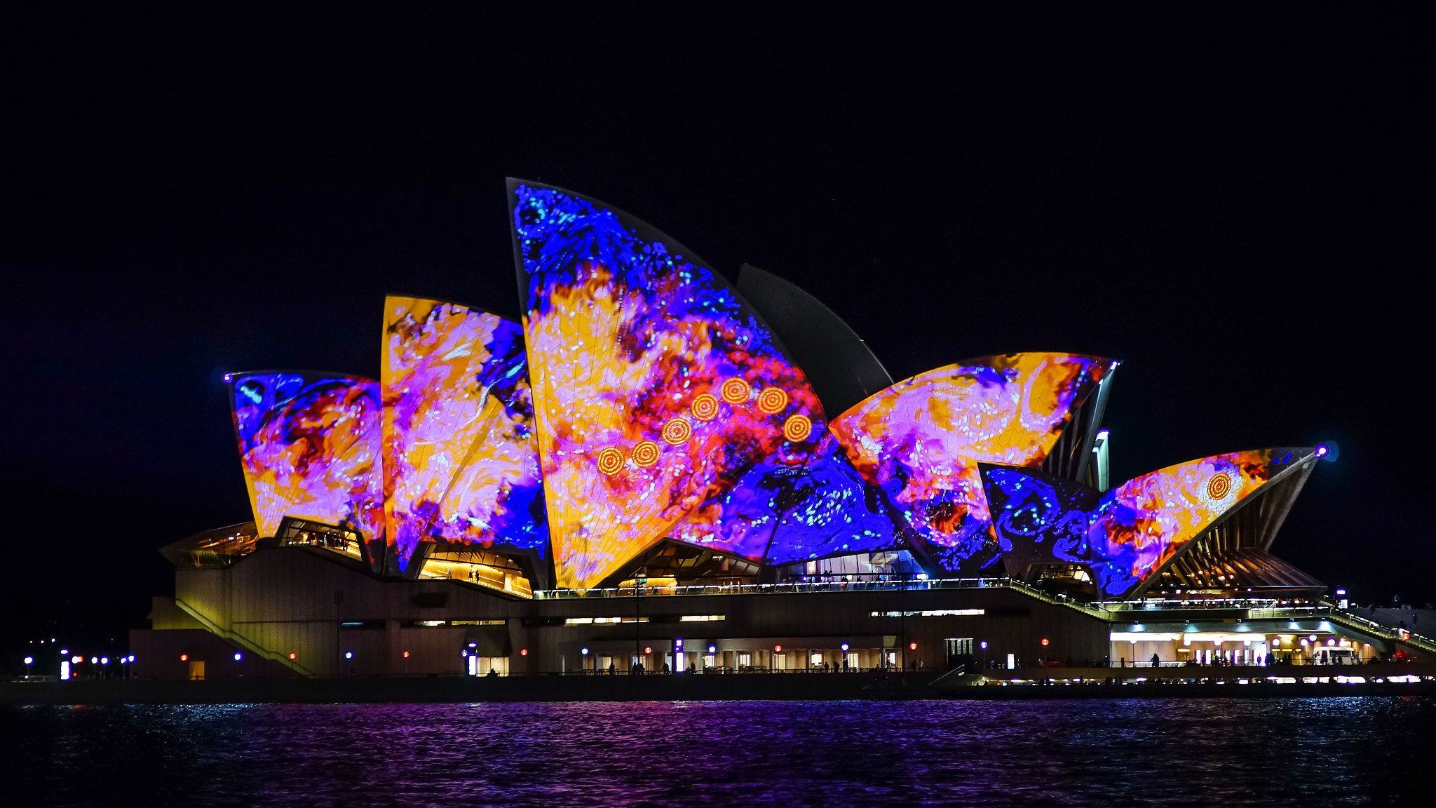 Sony a99 II + 85mm F1.4 sample photo. Vivid sydney 33 photography