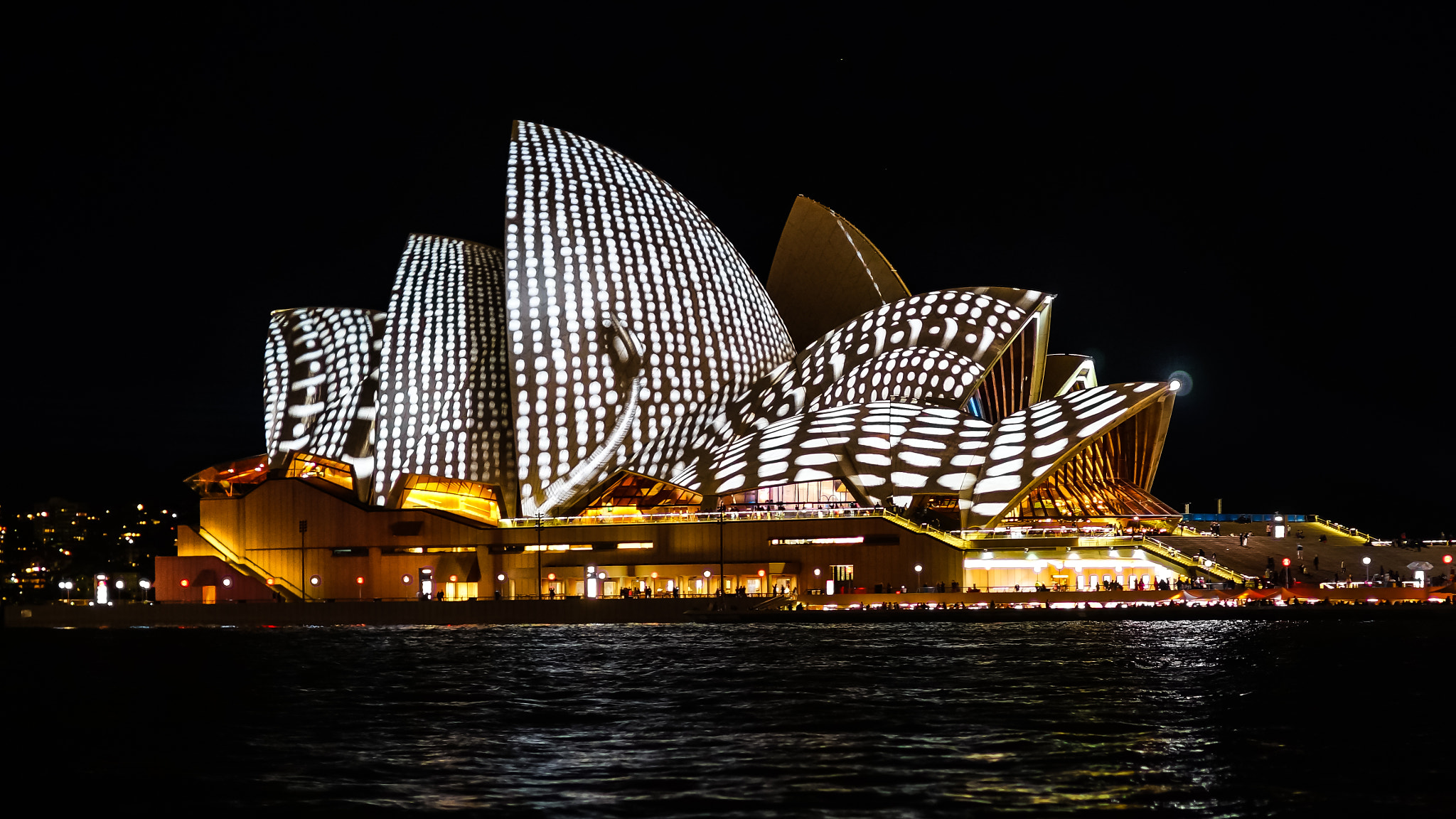 Sony a99 II + 85mm F1.4 sample photo. Vivid sydney 35 photography