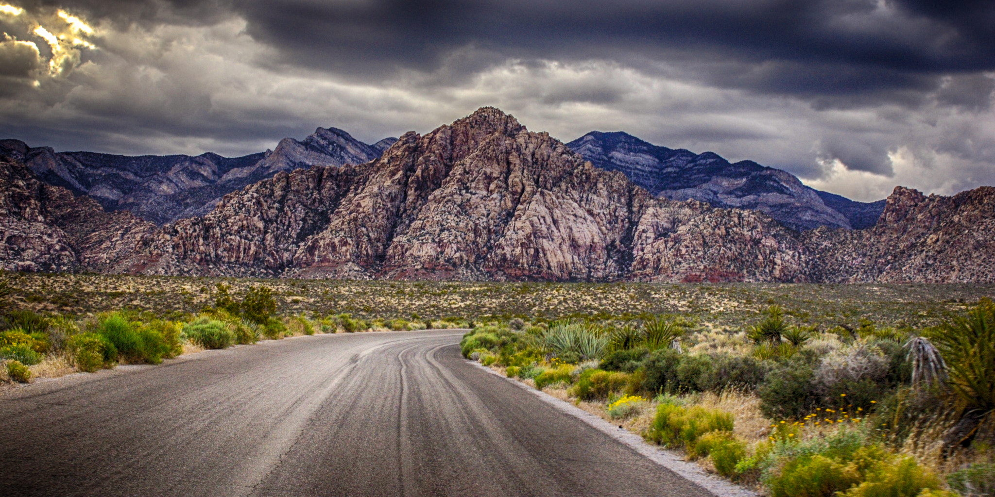 Nikon AF-S Nikkor 28-70mm F2.8 ED-IF sample photo. Storms rolling in (color) photography