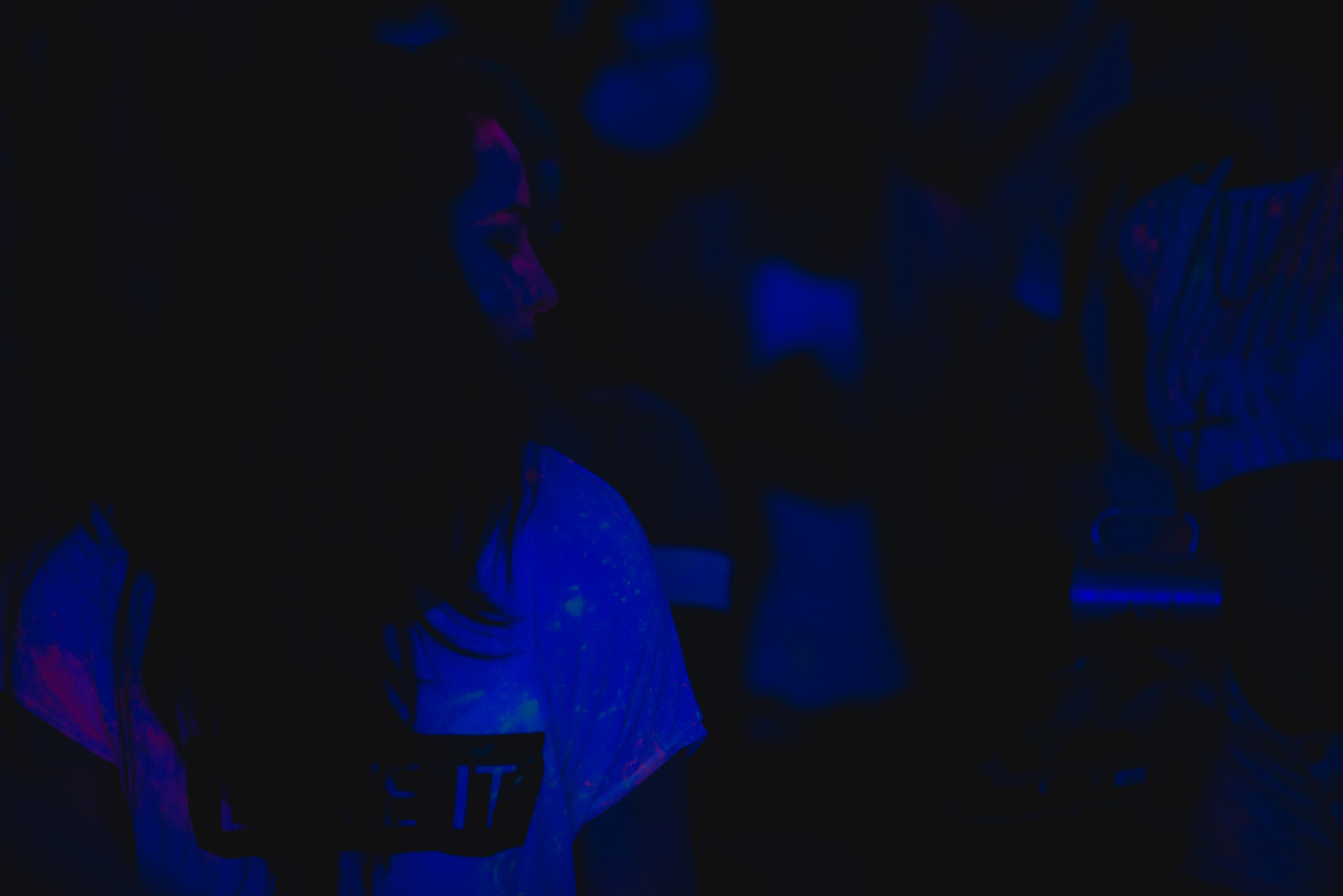 AF-S Zoom-Nikkor 80-200mm f/2.8D IF-ED sample photo. Blue toned photography