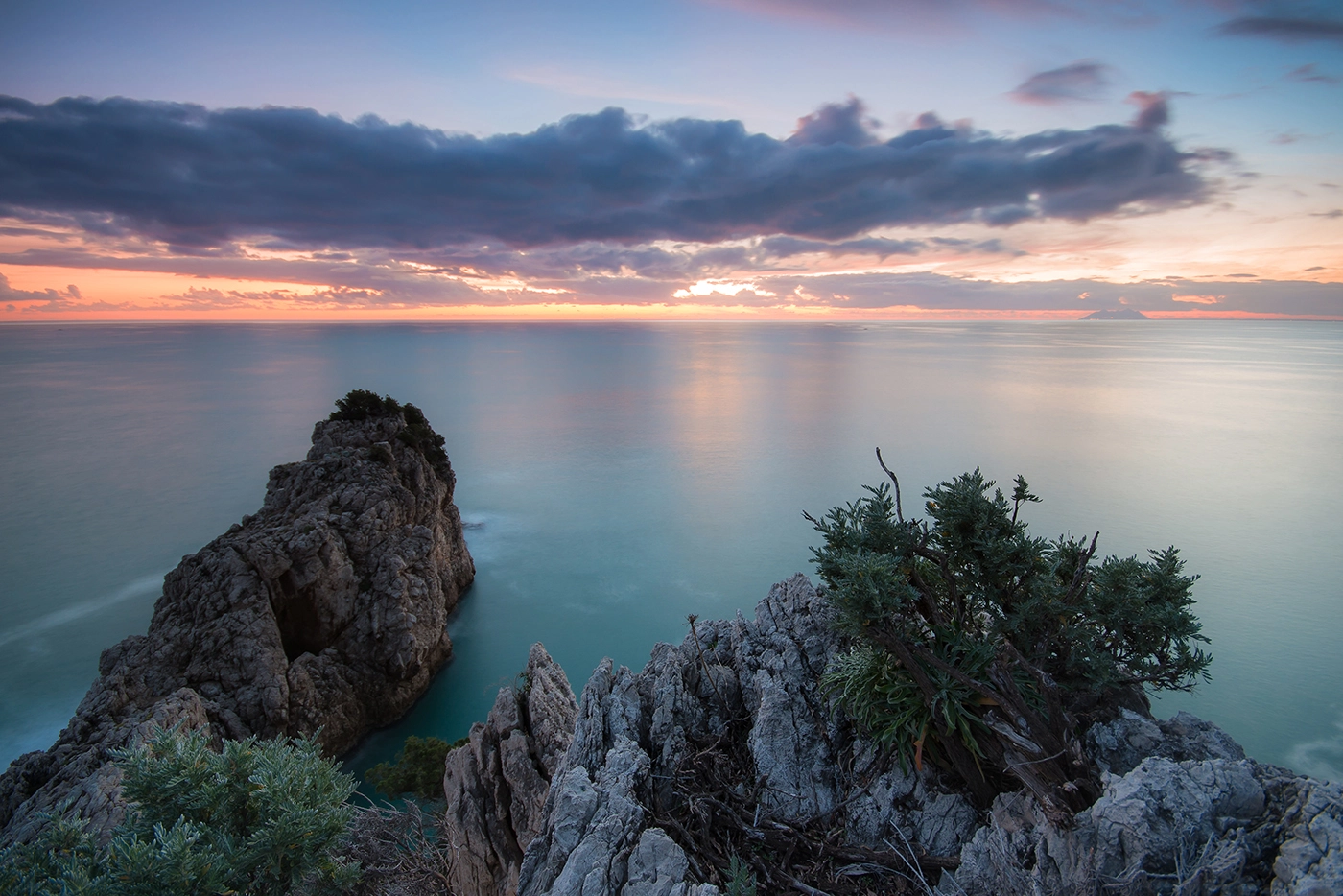 Sigma 10-20mm F4-5.6 EX DC HSM sample photo. Last glow photography