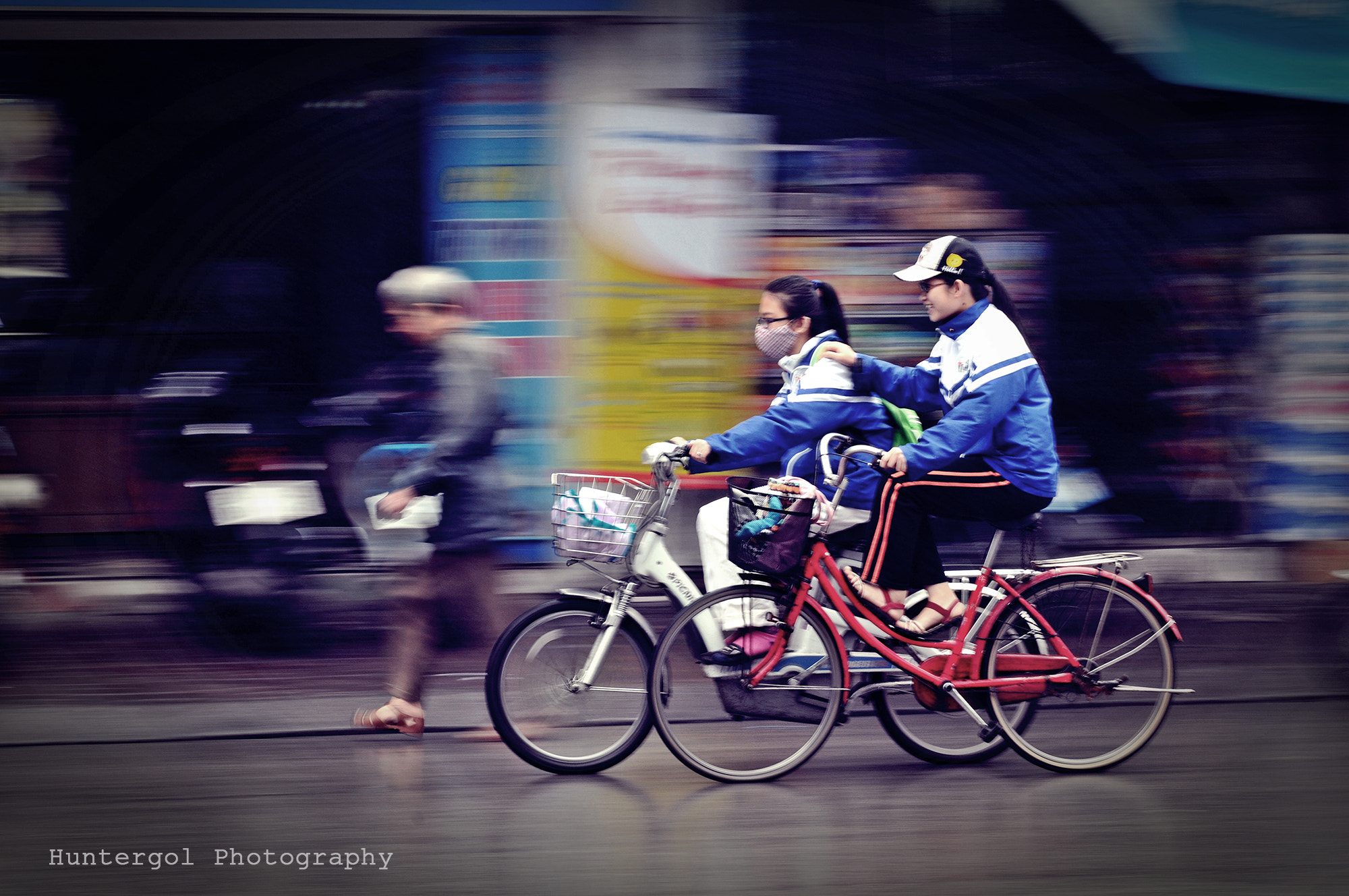 Nikon D300S + Sigma 85mm F1.4 EX DG HSM sample photo. Way home photography