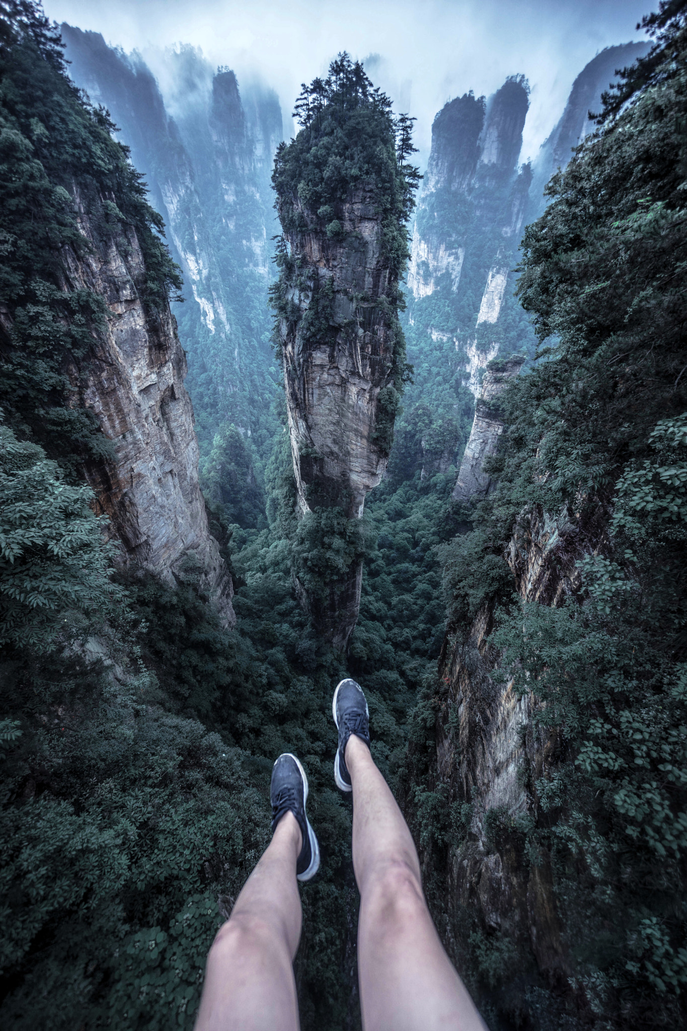 Sony a7 + Sony E 10-18mm F4 OSS sample photo. From where i dangle my feet photography