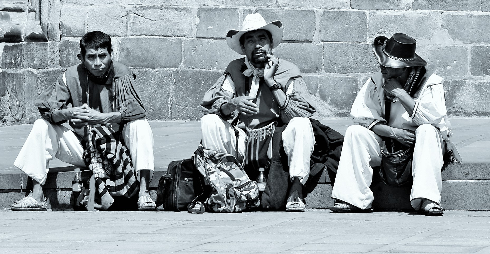 Nikon D610 + Sigma 28-70mm F2.8 EX sample photo. (street musicians after the show) photography