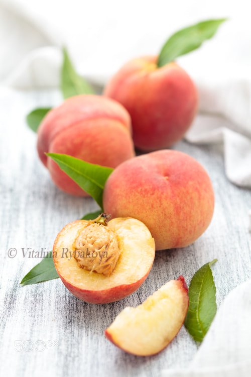 Canon TS-E 90mm F2.8 Tilt-Shift sample photo. Peaches on rustic table. photography