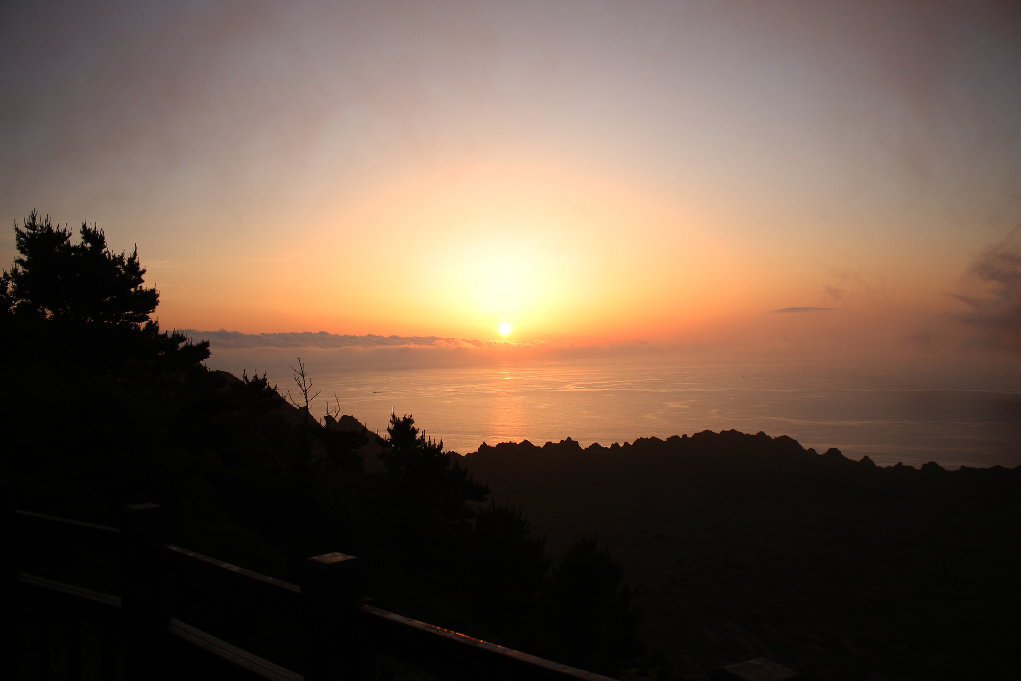 Canon EOS 650D (EOS Rebel T4i / EOS Kiss X6i) sample photo. Rise photography