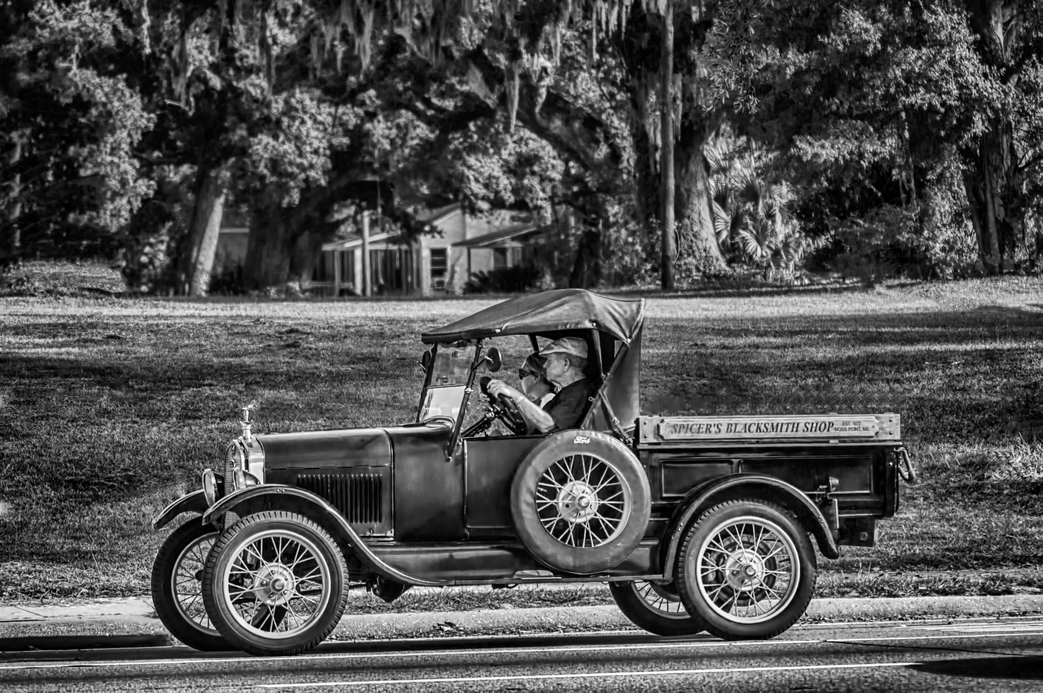 Sigma AF 50-500mm F4-6.3 EX DG APO sample photo. Spicer's classic truck photography