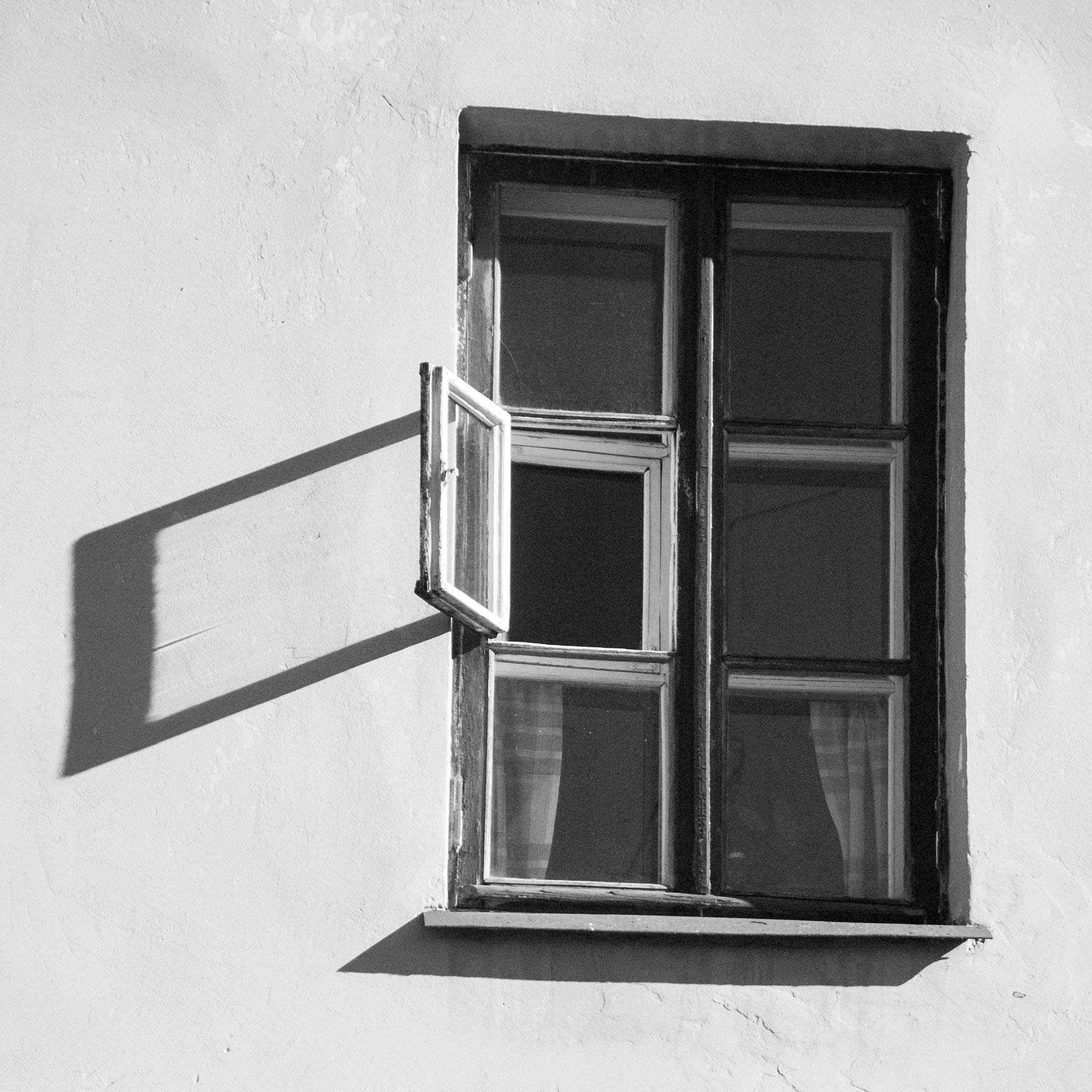 Nikon D50 sample photo. Window photography