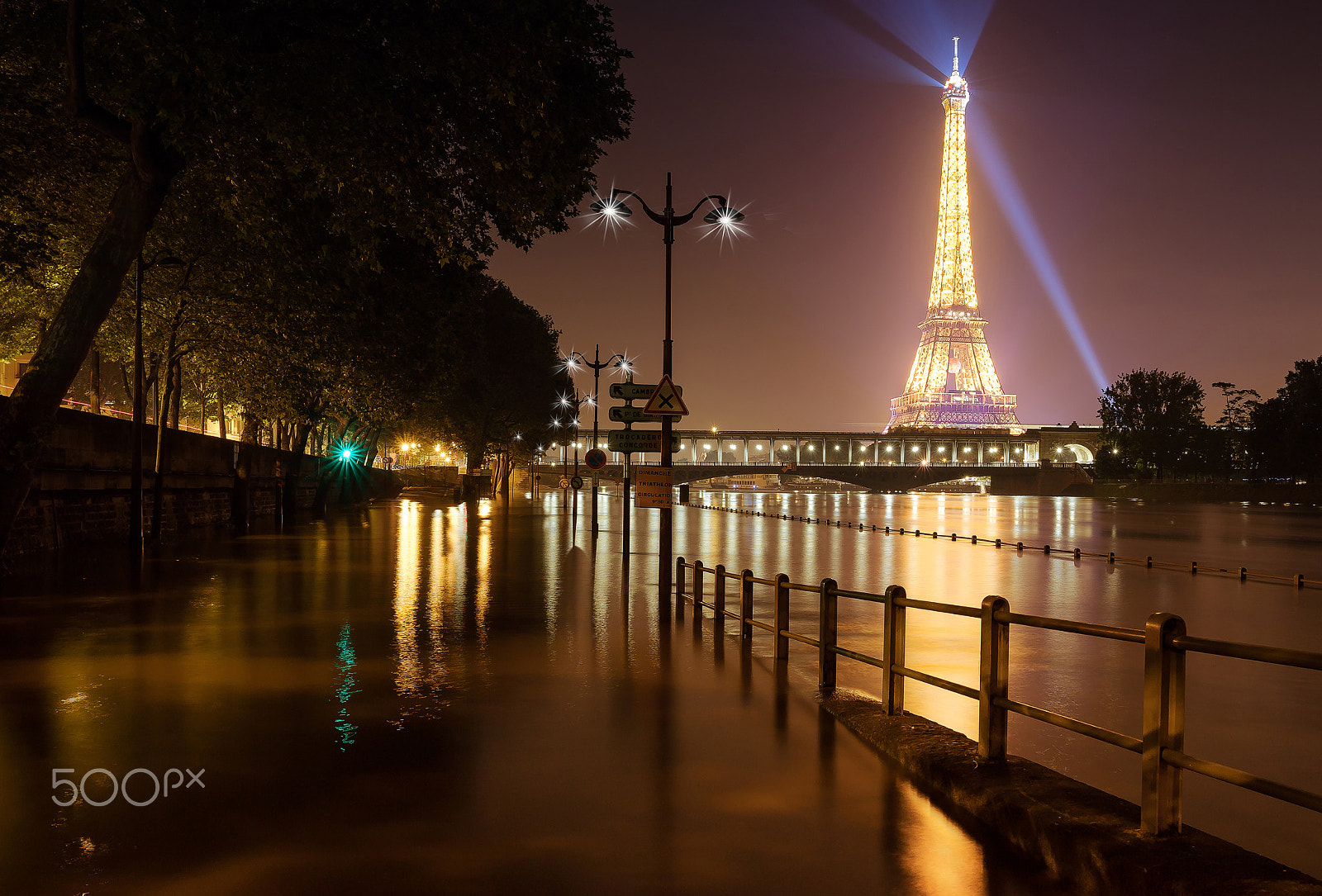 Canon EOS 5DS + Sigma 20mm F1.4 DG HSM Art sample photo. Forever paris photography