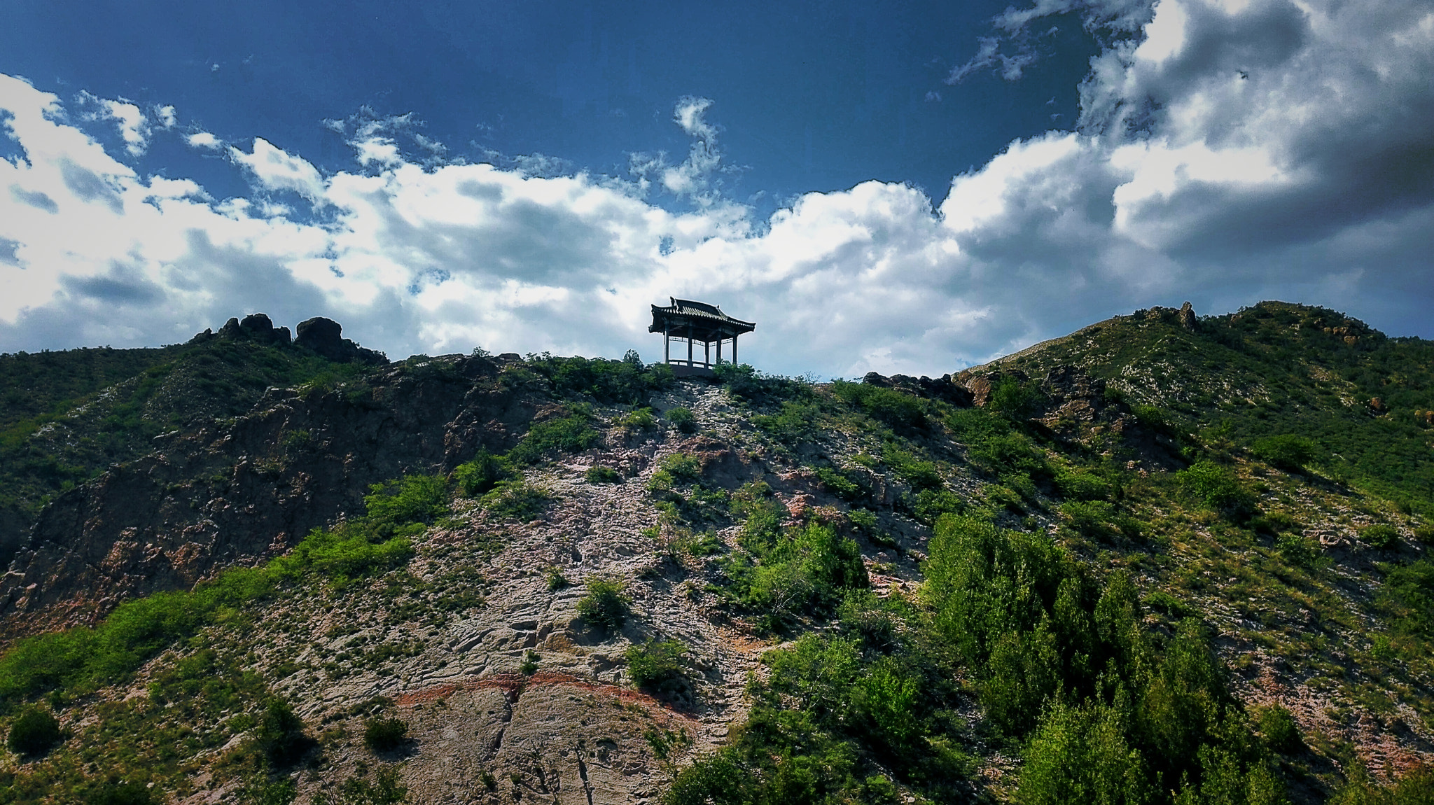 HUAWEI Che2-UL00 sample photo. Lonely pavilion on the mountain photography