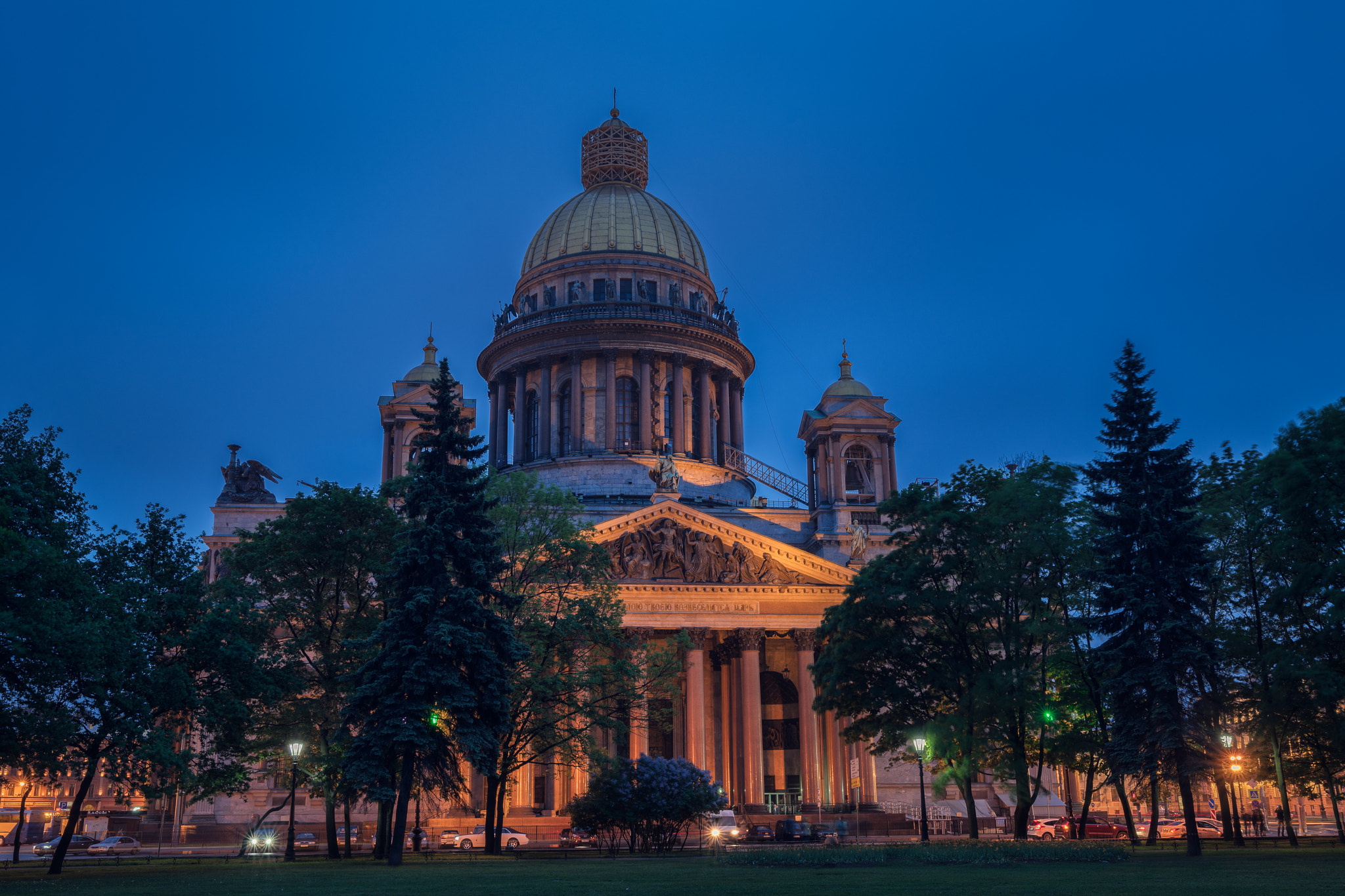 Sony a7R II + Sony Vario-Sonnar T* 16-35mm F2.8 ZA SSM sample photo. St isaac's cathedral photography