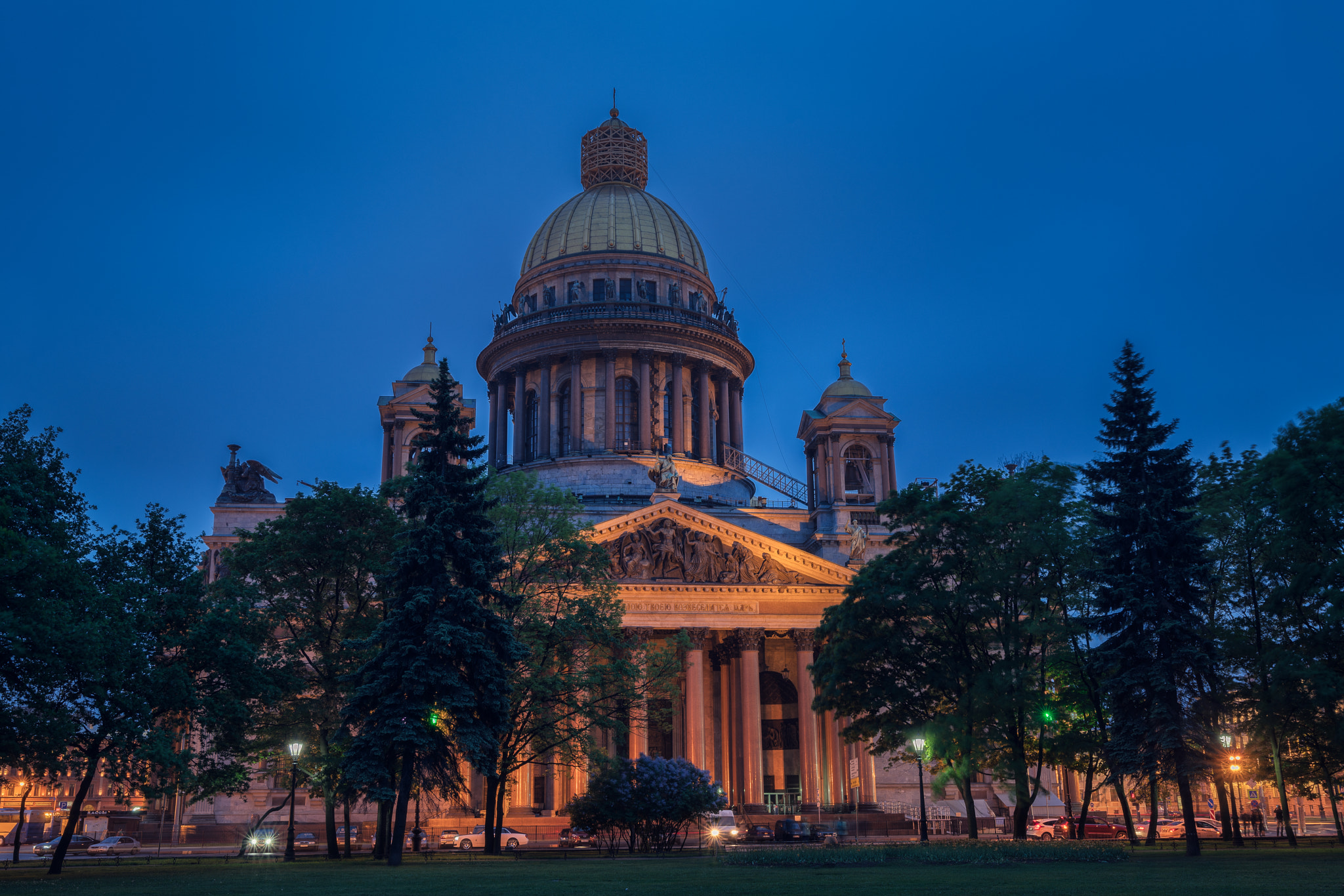 Sony a7R II + Sony Vario-Sonnar T* 16-35mm F2.8 ZA SSM sample photo. St isaac's cathedral photography