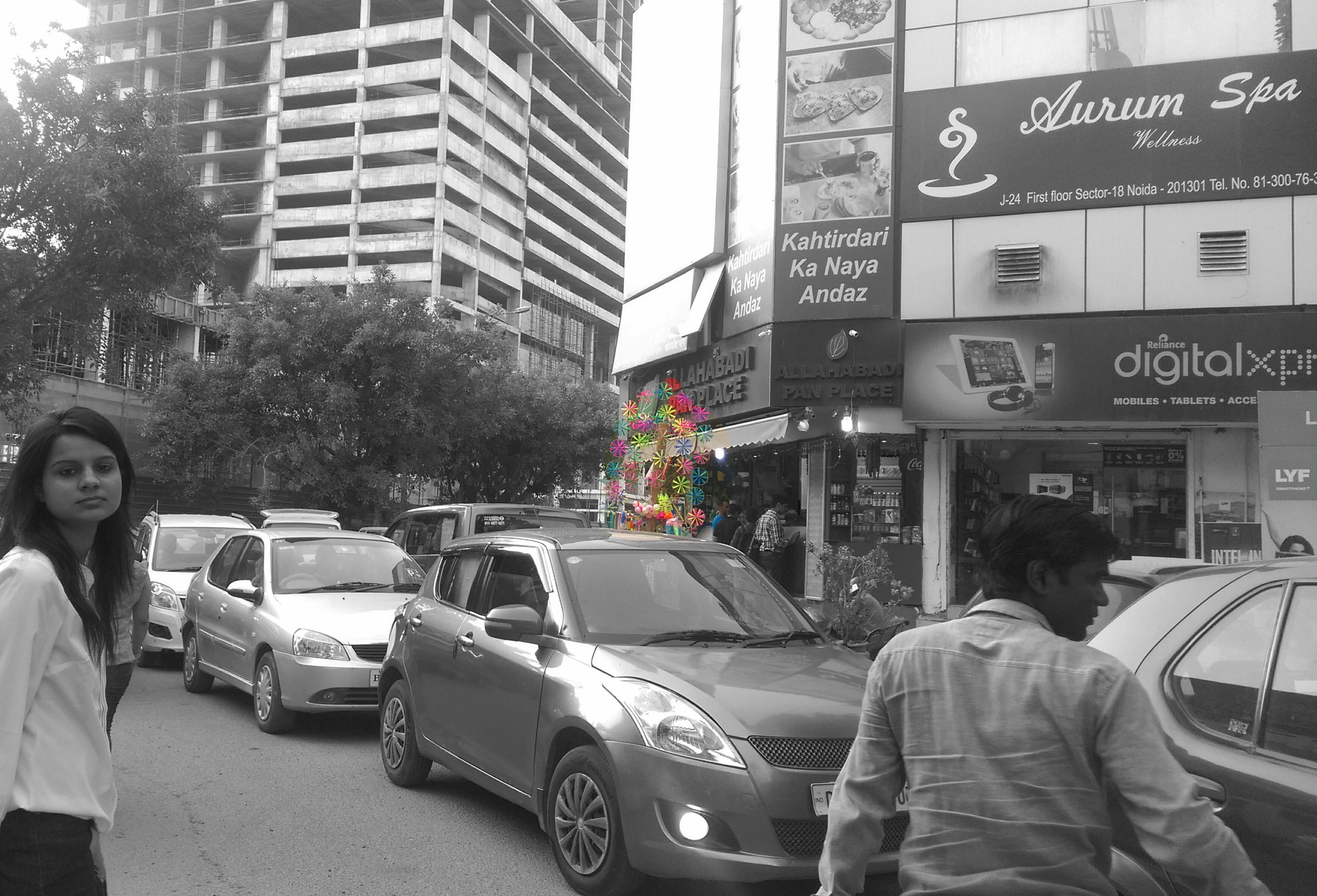 HTC ONE (M8 EYE) sample photo. Colours in the city photography