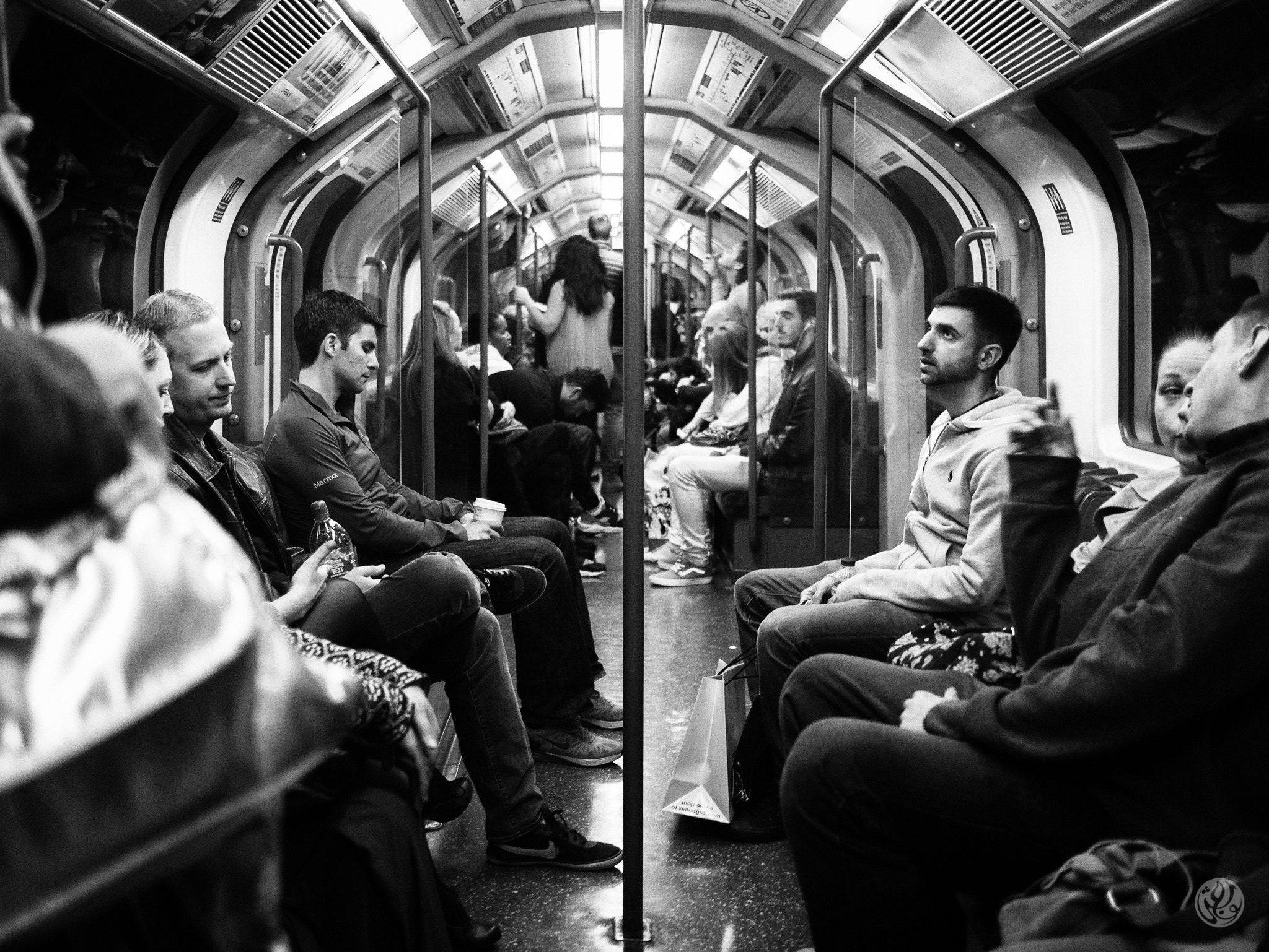 Panasonic Lumix DMC-GM1 + LUMIX G 20/F1.7 II sample photo. Central line at the peak hour photography