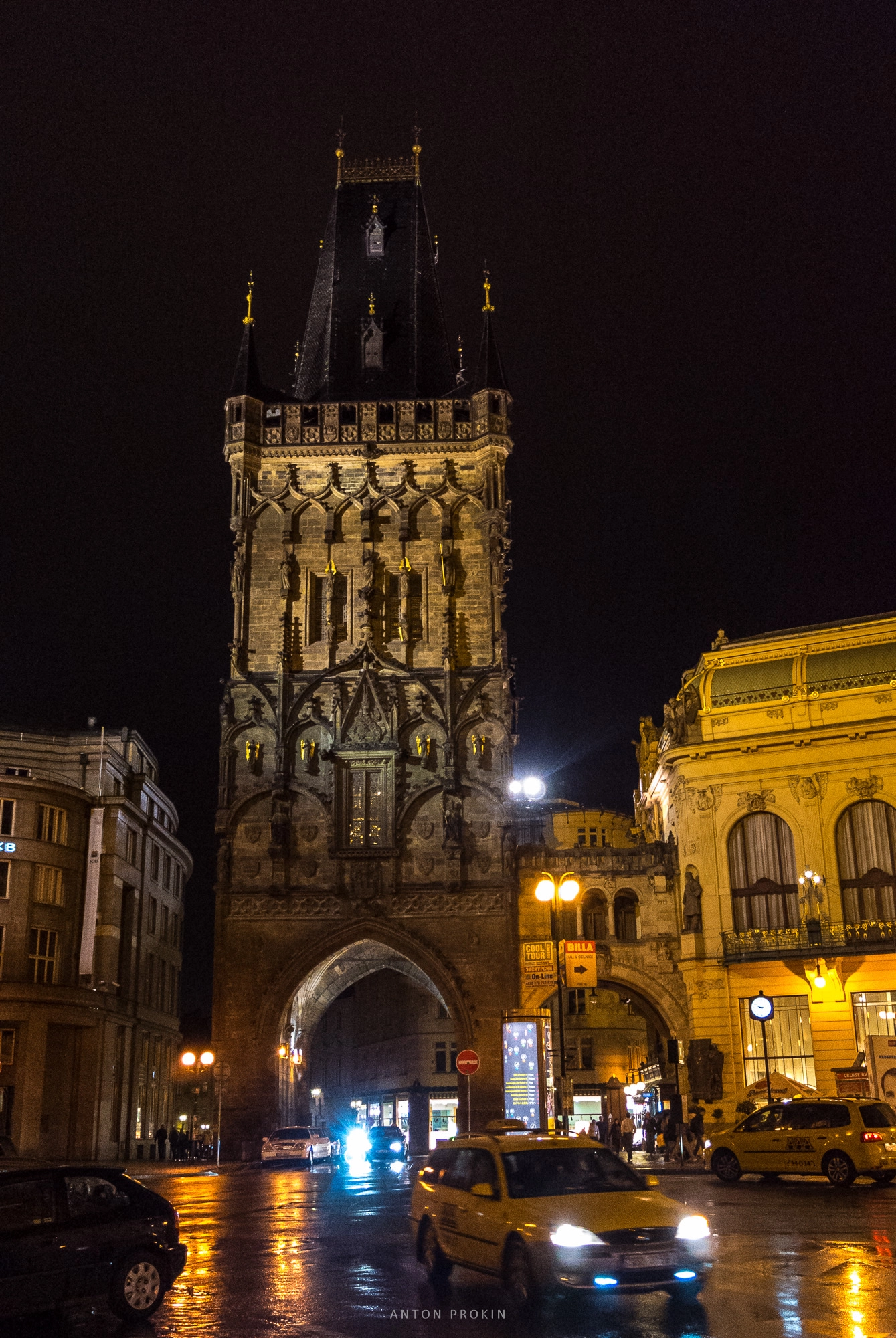 Nikon 1 Nikkor 11-27.5mm F3.5-5.6 sample photo. Night city lights photography
