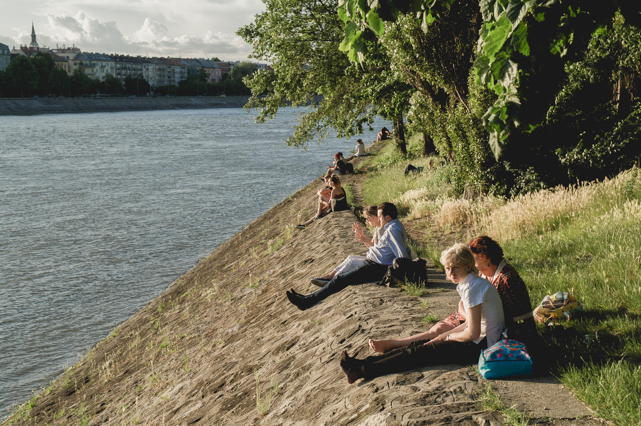 Samsung NX10 sample photo. On the streets of budapest photography