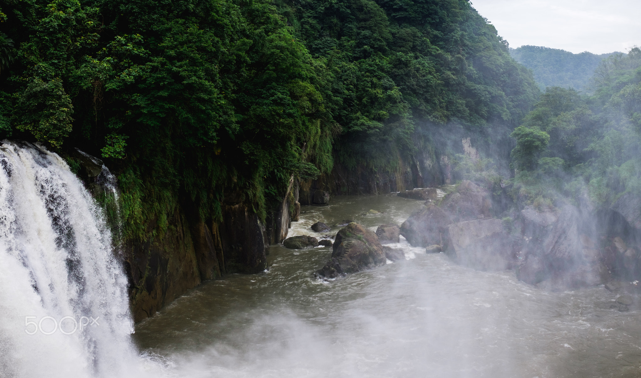 Shifen Waterfall (十分大瀑布)