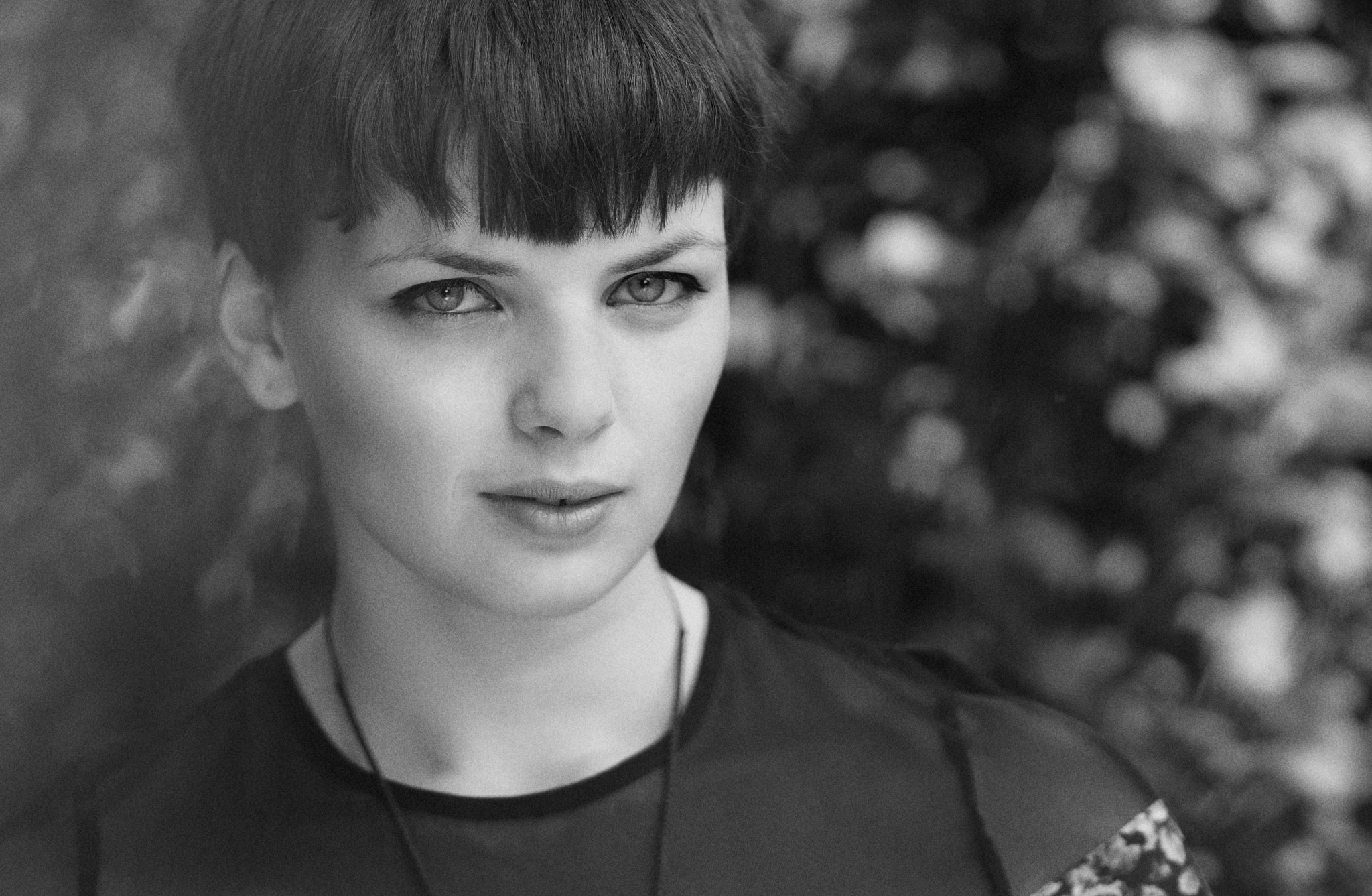 Fujifilm X-E2 + Fujifilm XF 90mm F2 R LM WR sample photo. Eleanor mono photography