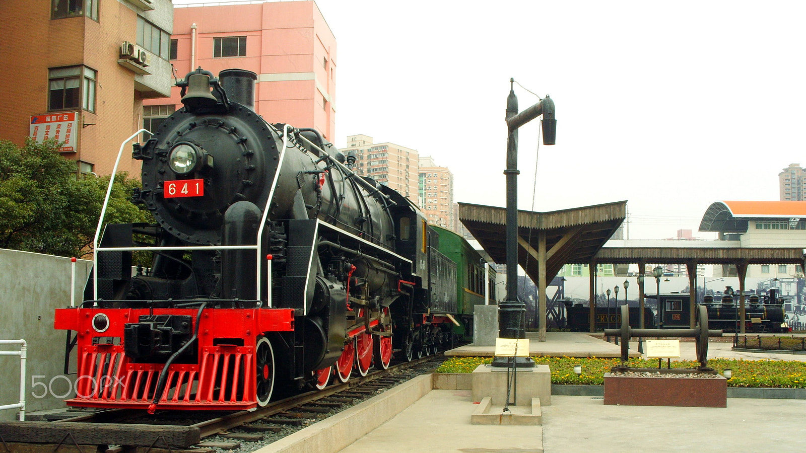 Samsung KENOX S1050  / Samsung S1050 sample photo. Steam train in shanghai photography