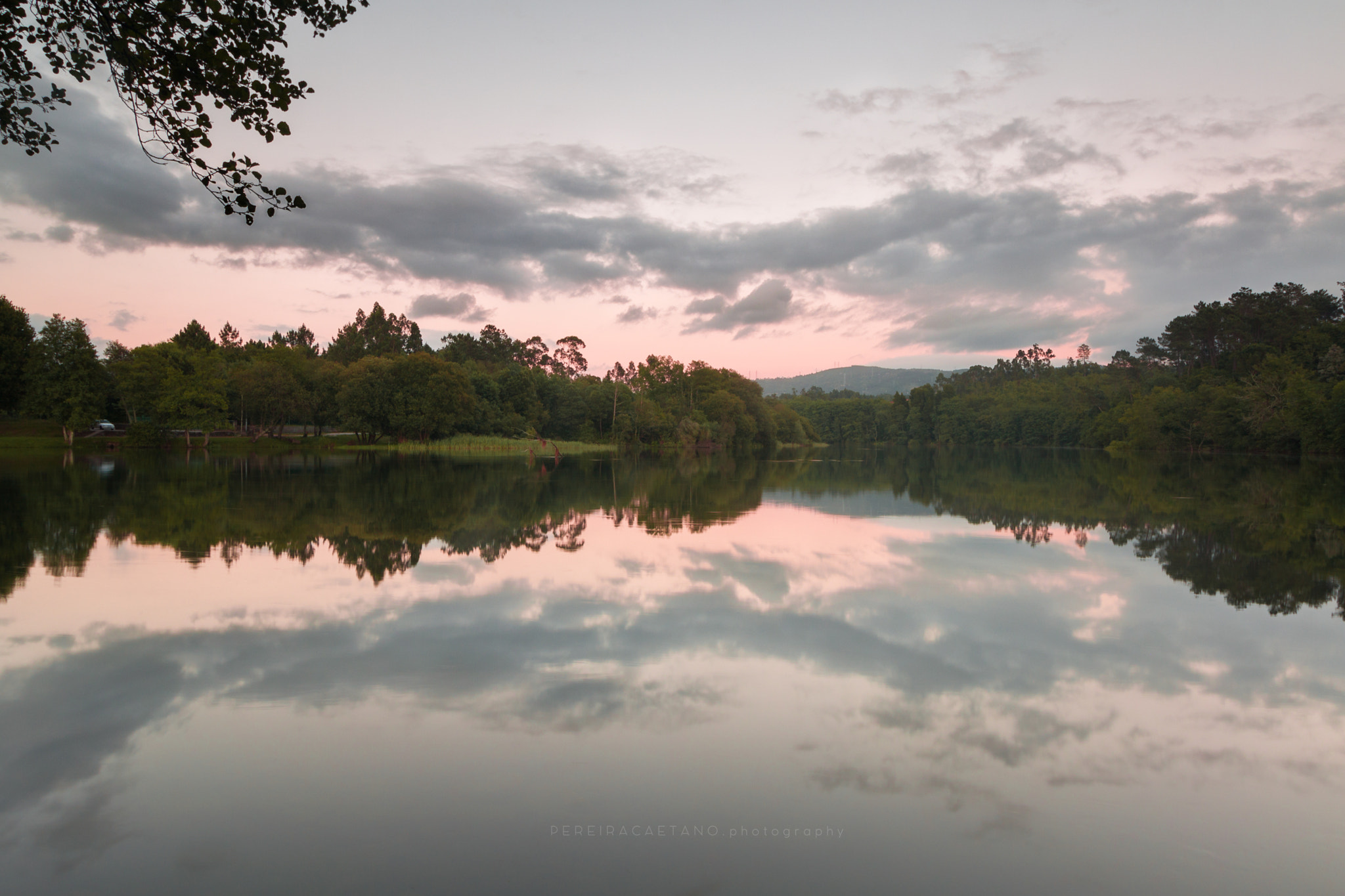 Canon EF-S 10-18mm F4.5–5.6 IS STM sample photo. Mirror photography