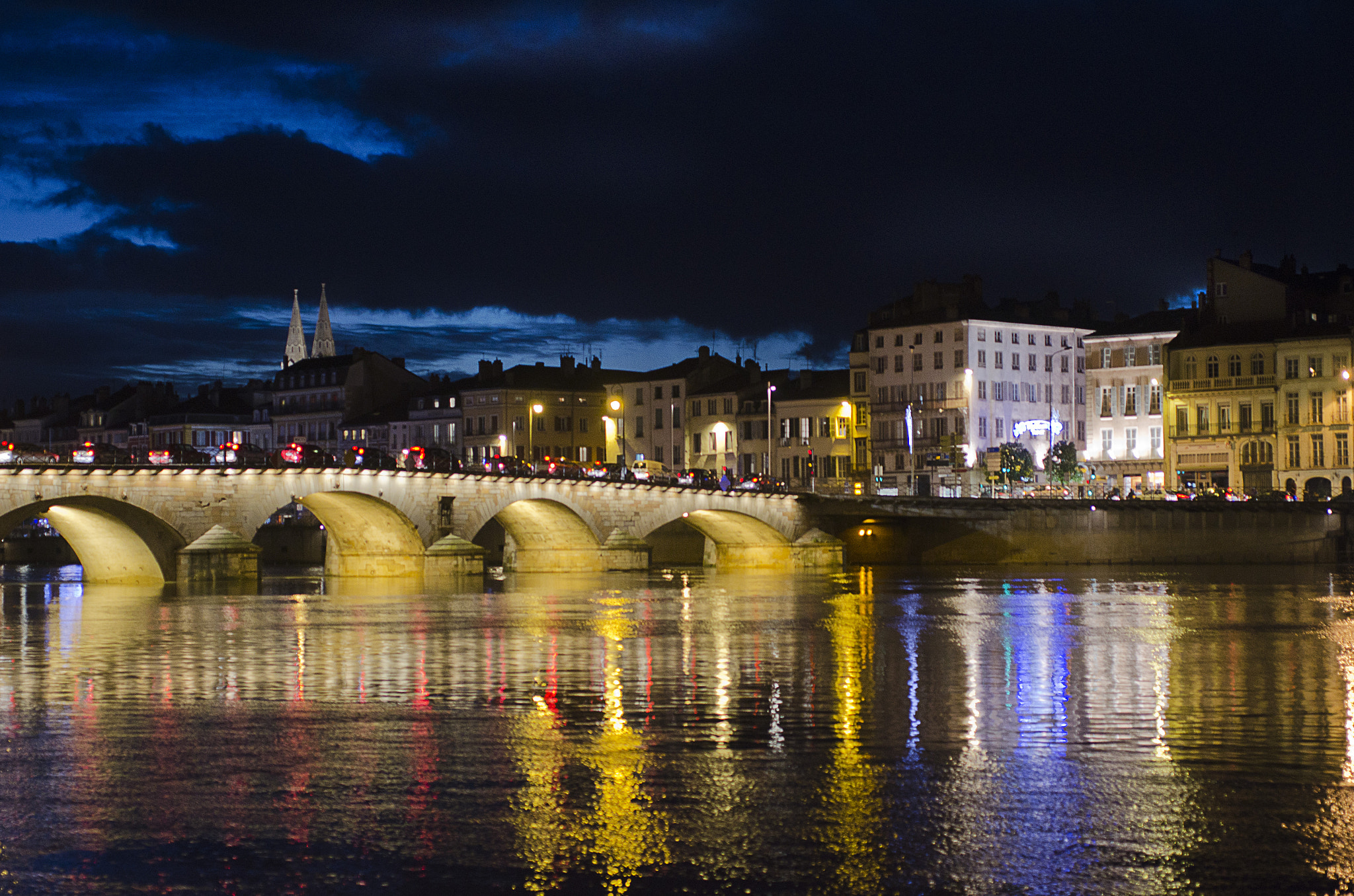 Nikon D7000 + Sigma 50mm F2.8 EX DG Macro sample photo. Mâcon et le pont saint laurent photography