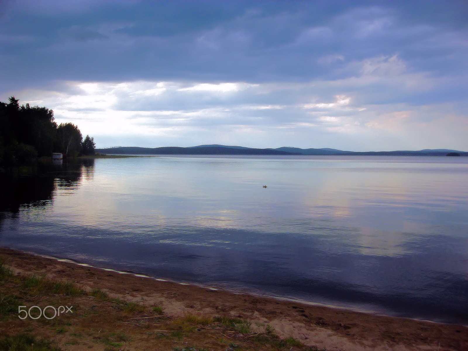 Sony DSC-N2 sample photo. The lake photography