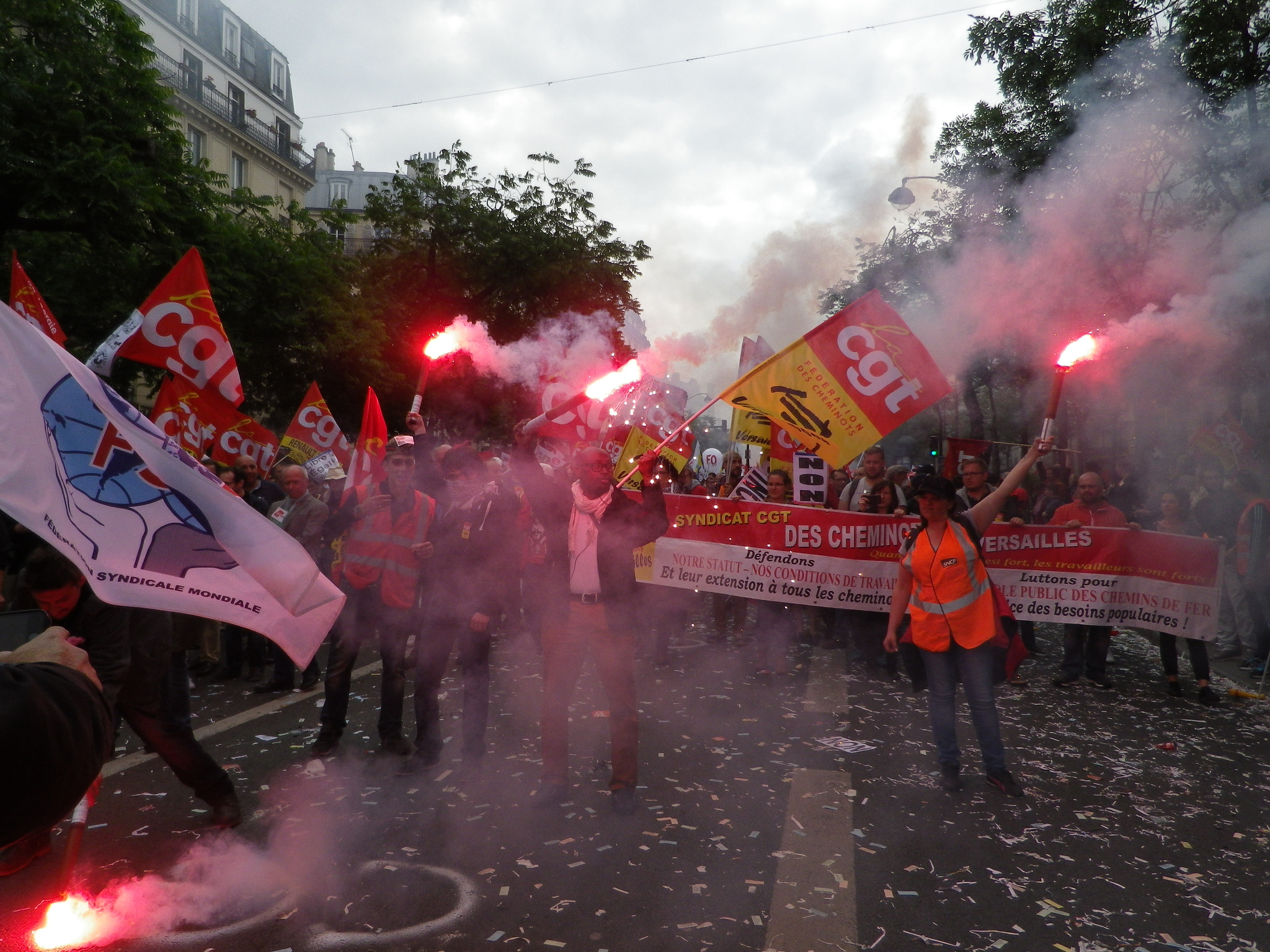 Pentax Optio RZ18 sample photo. Manifestation loi travail paris photography