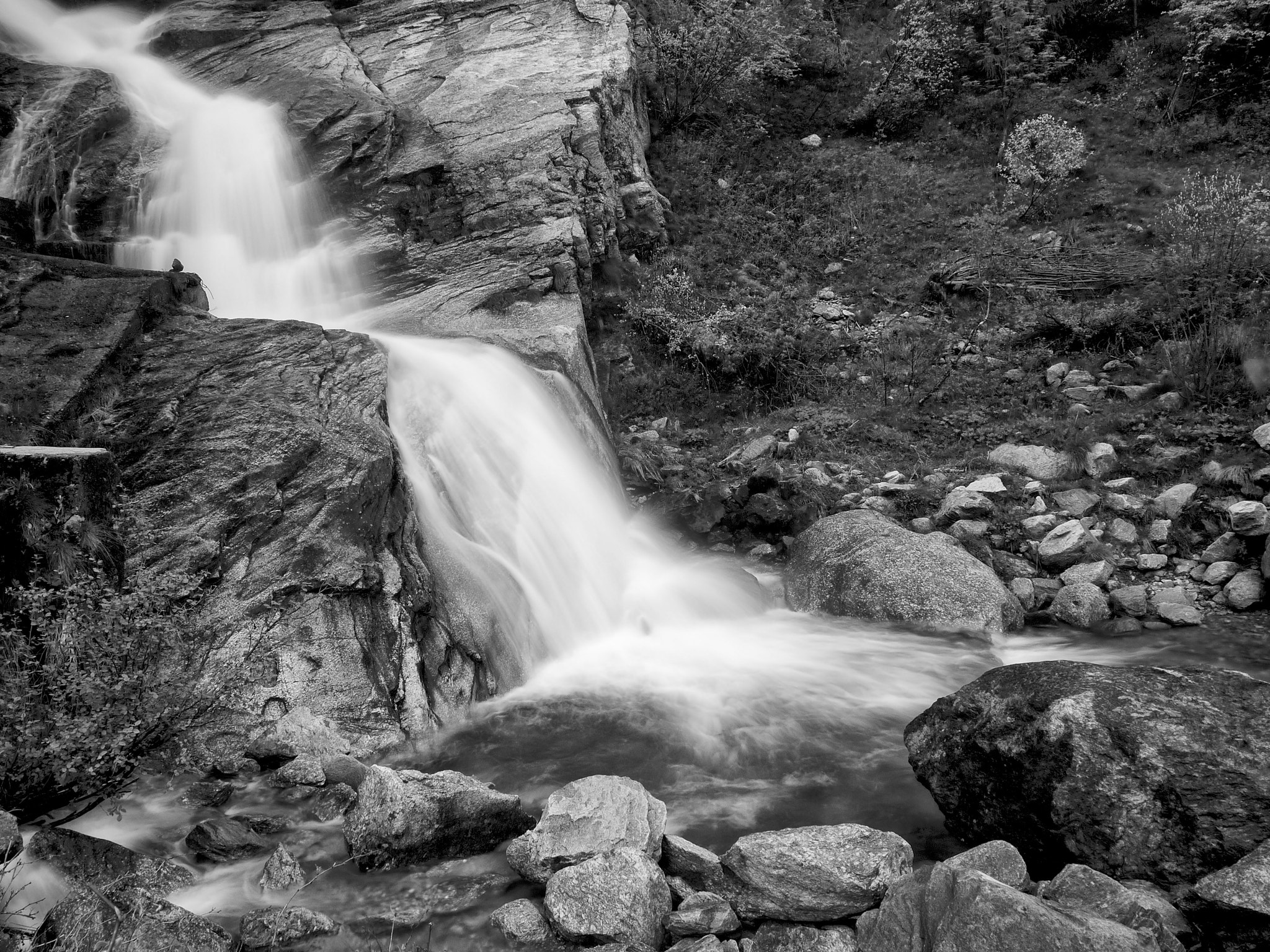 Panasonic Lumix DMC-GF5 sample photo. Waterfall i photography