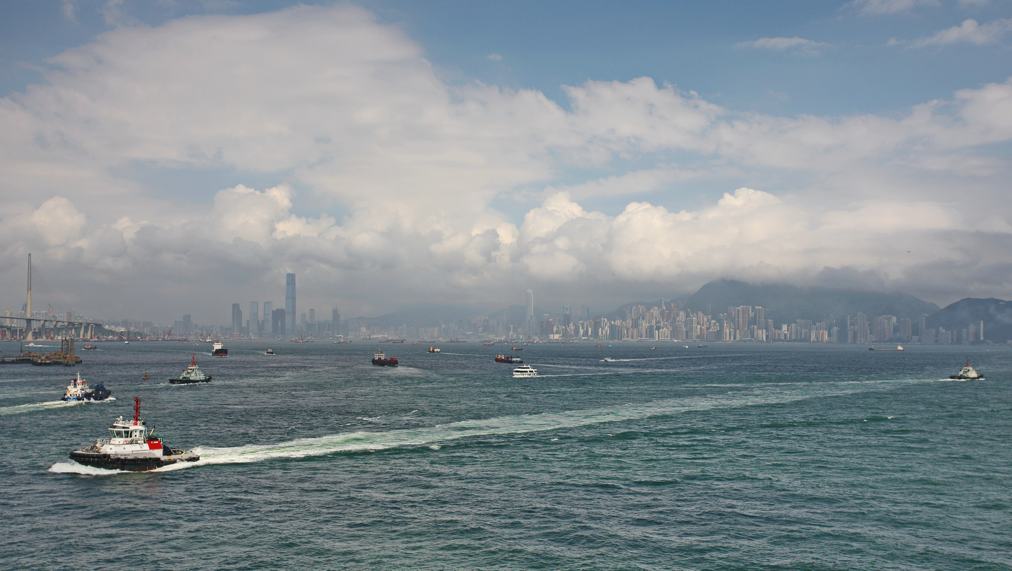 Canon EOS-1Ds Mark III sample photo. Traffic photography