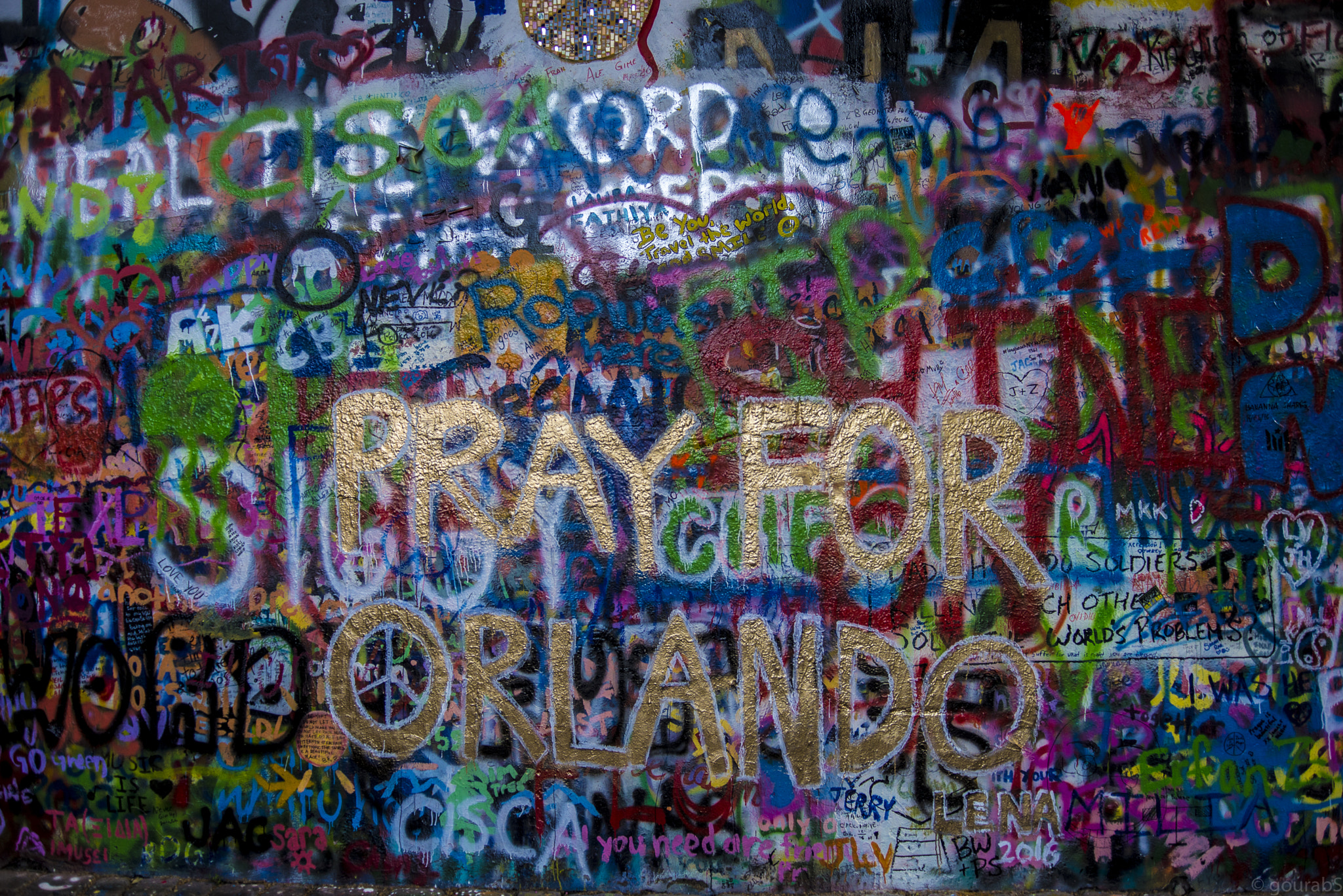 Nikon D610 + AF Zoom-Nikkor 28-80mm f/3.3-5.6G sample photo. Fresh paint on the lennon wall photography