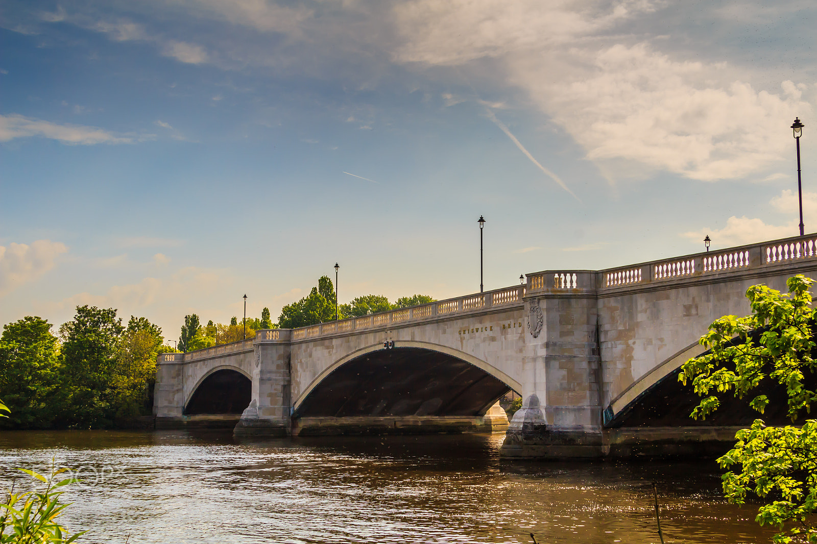 Canon EF-S 17-85mm F4-5.6 IS USM sample photo. Bridge over thames photography