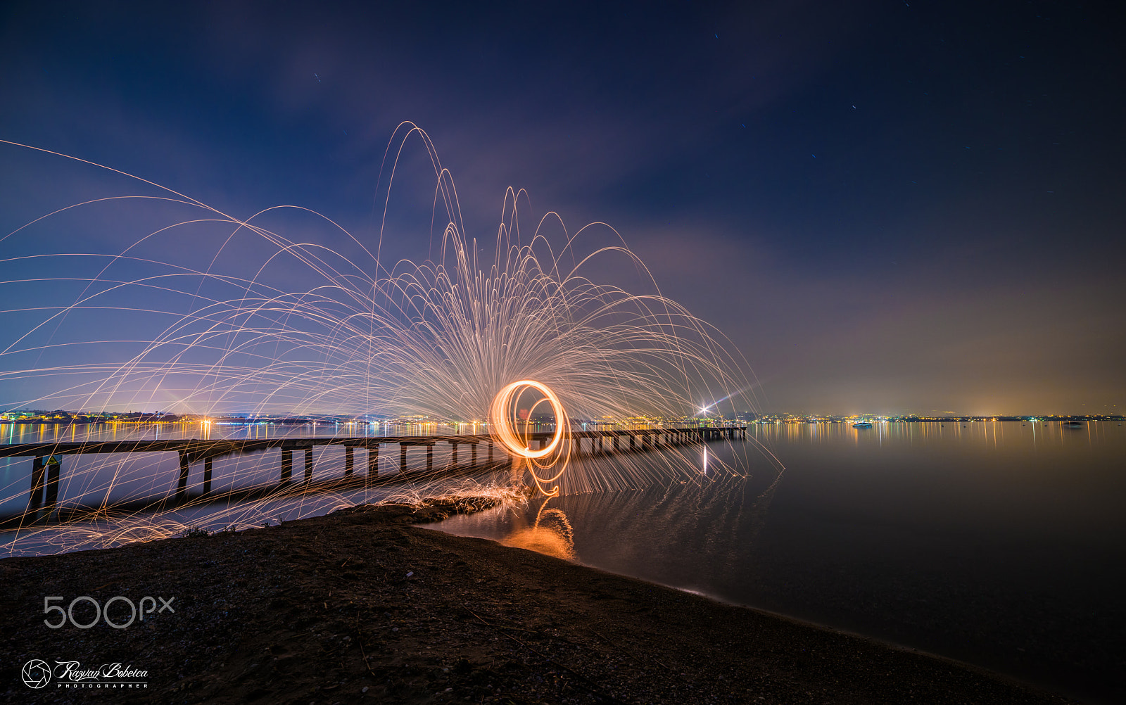 Samyang 14mm F2.8 ED AS IF UMC sample photo. Night light colors -steelwool photography