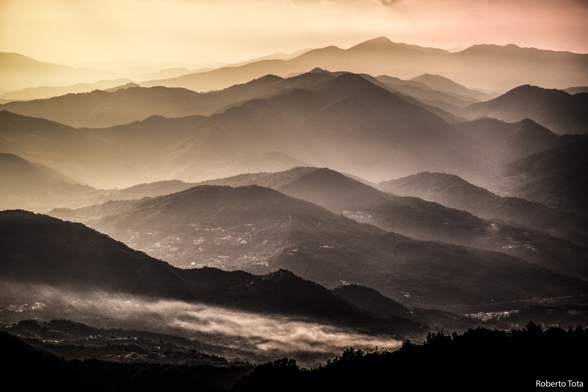 Canon EF 100-300mm F4.5-5.6 USM sample photo. Yellow layers photography