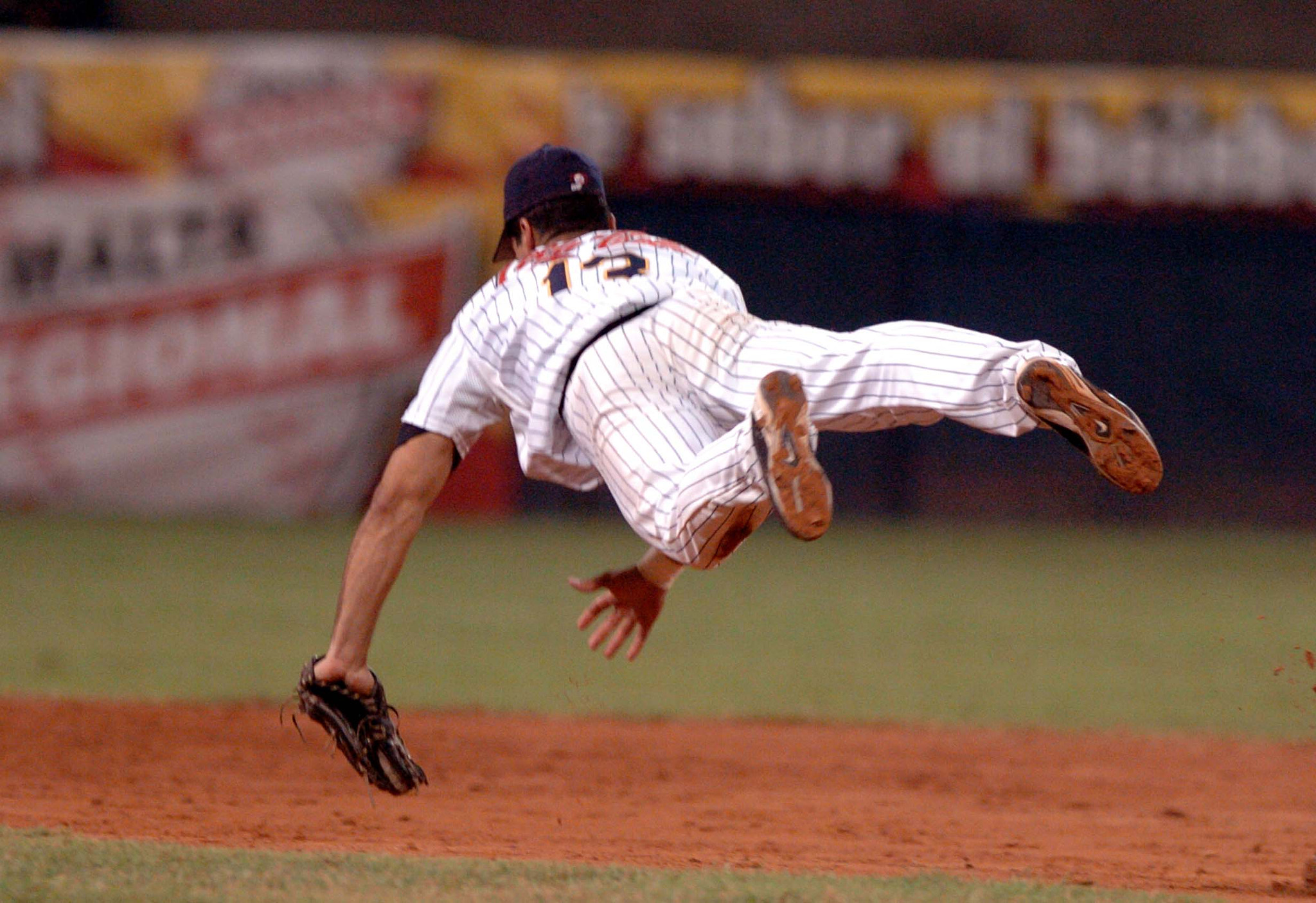 Nikon D2H sample photo. Jugadas del beisbol en la ucv photography