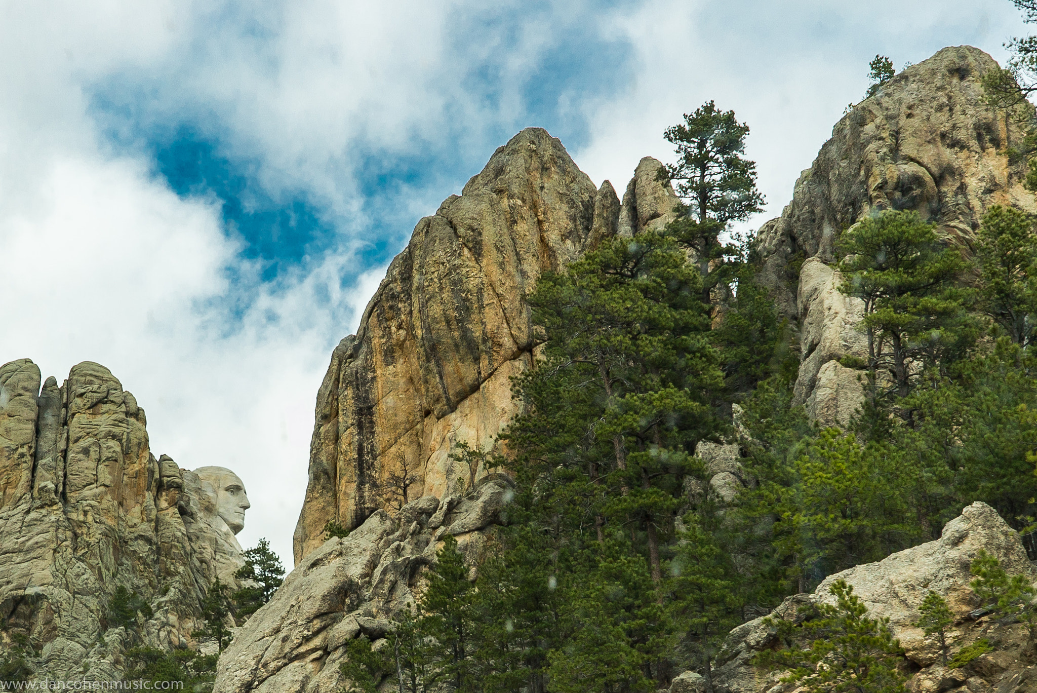 Sony a7S II + Sony FE 28mm F2 sample photo. Mount rushmore photography