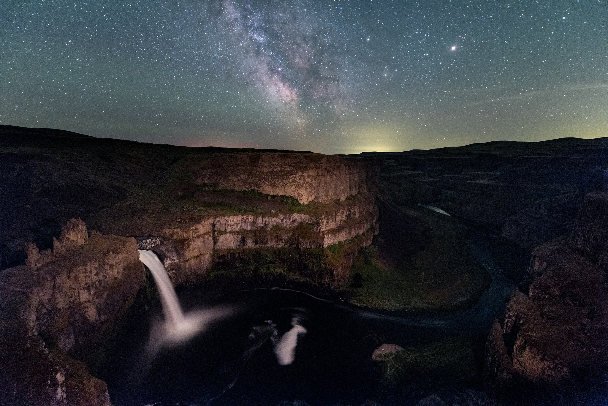 Nikon D810A sample photo. Palouse falls with milky way photography