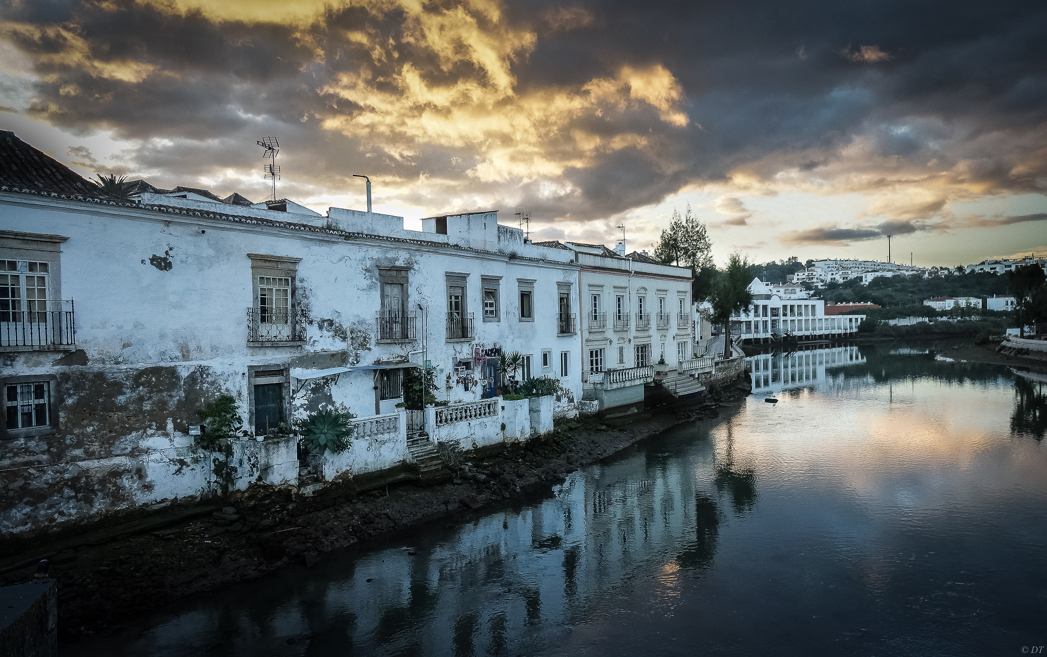 Sony Alpha NEX-7 + Sony E 10-18mm F4 OSS sample photo. Riverside photography