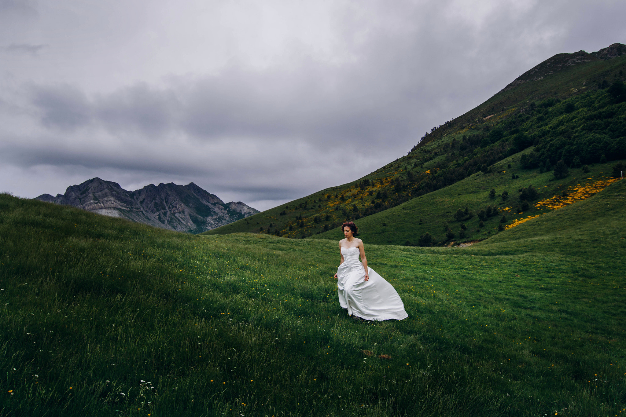 Canon EOS 7D Mark II + Tokina AT-X Pro 12-24mm F4 (IF) DX sample photo. The bride photography