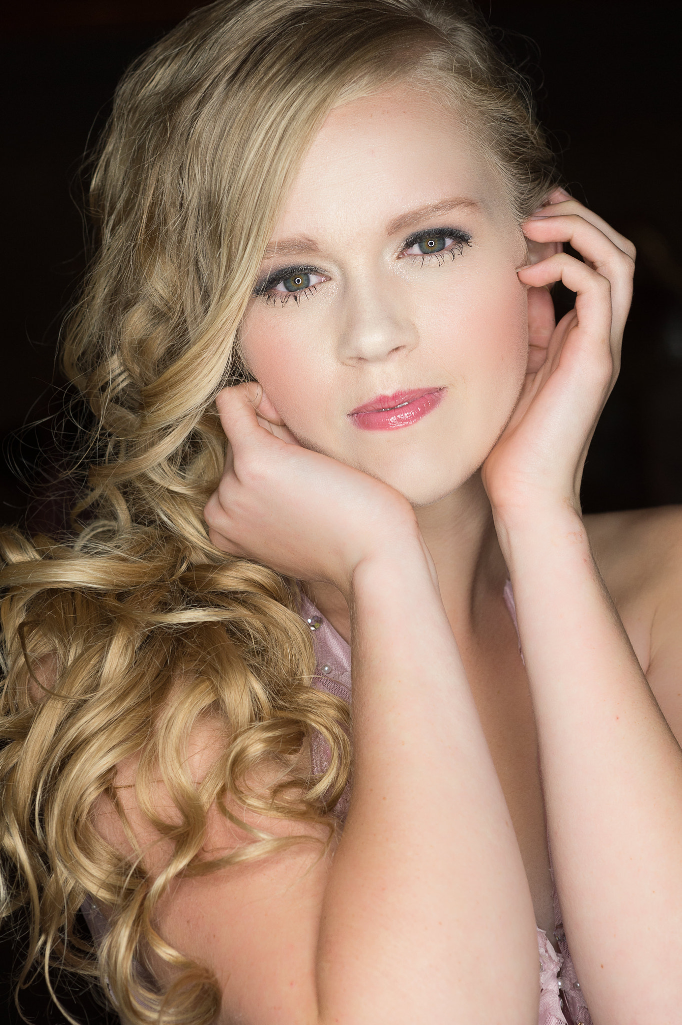 Nikon D4 + Sigma 85mm F1.4 EX DG HSM sample photo. Montana high school senior photographer photography