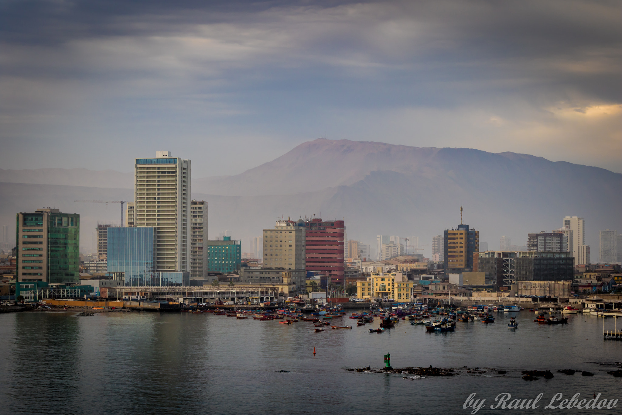 Canon EOS 7D Mark II + Canon EF-S 18-55mm F3.5-5.6 IS sample photo. Iquique scenery photography