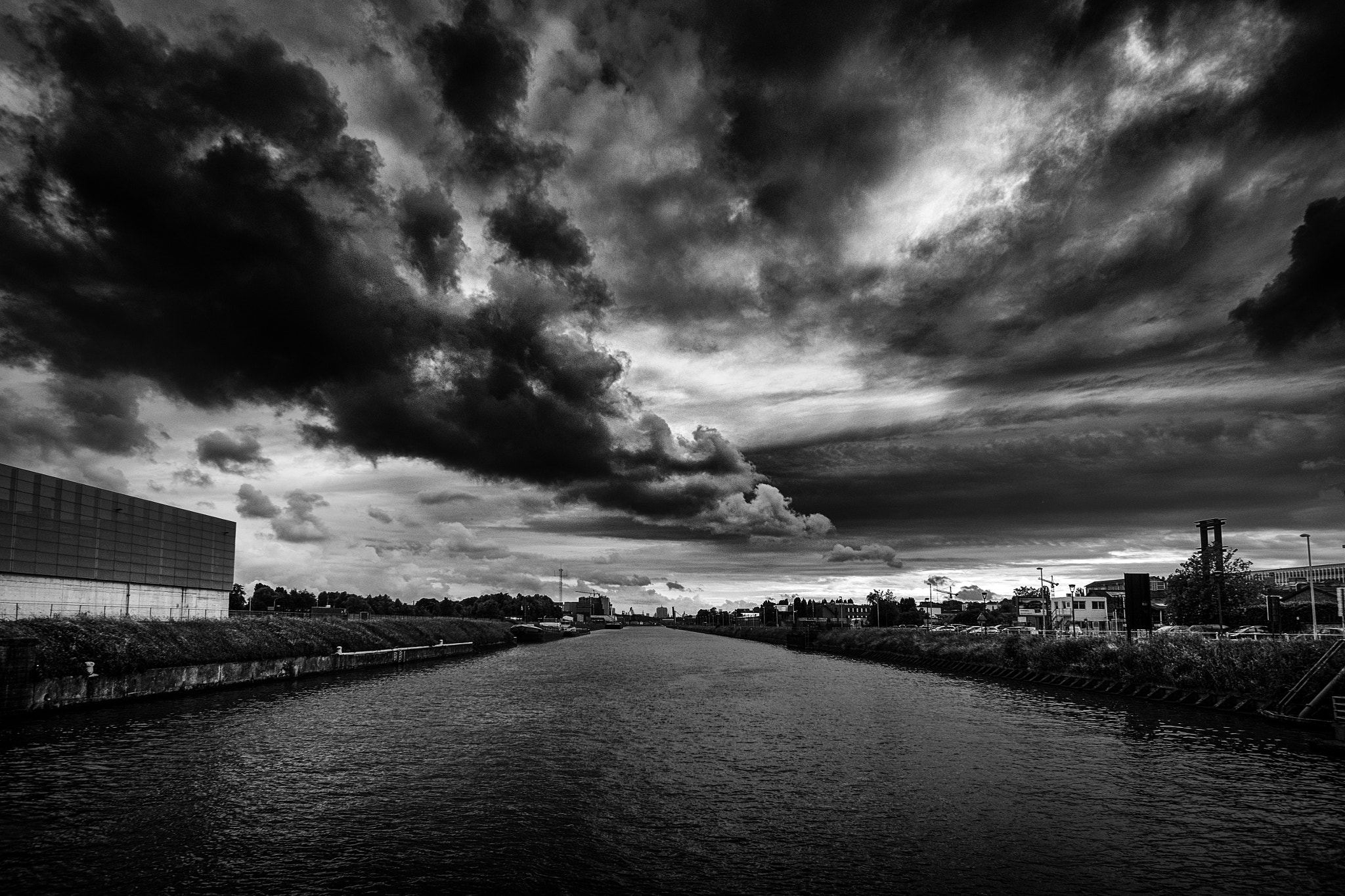 ZEISS Touit 12mm F2.8 sample photo. Brussels - river photography