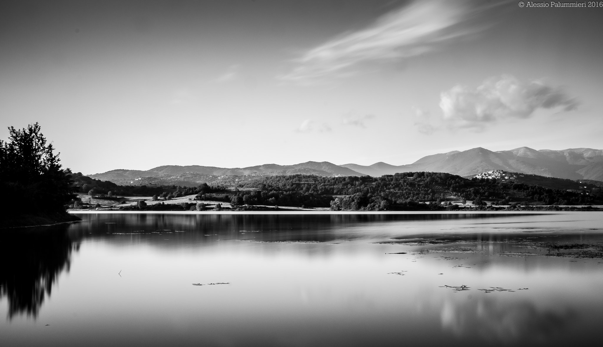 Sigma 17-70mm F2.8-4.5 DC Macro Asp. IF sample photo. The lake photography