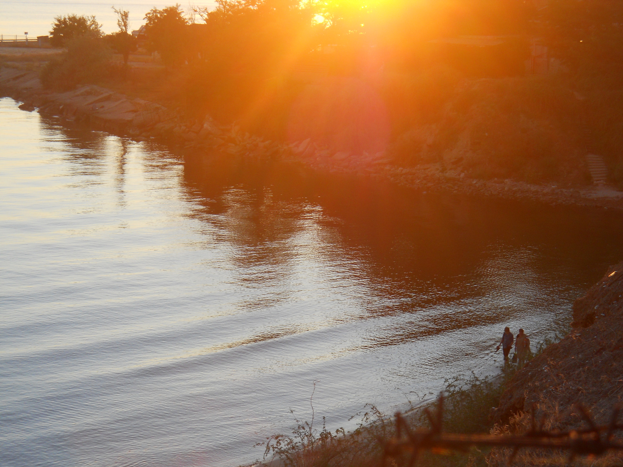 Nikon Coolpix L22 sample photo. Sunray photography