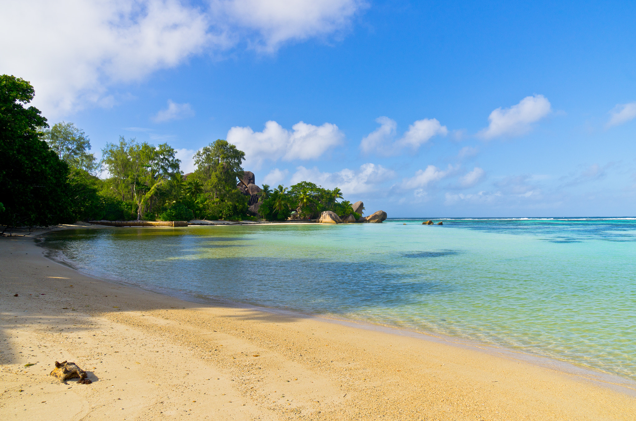 Pentax smc DA* 16-50mm F2.8 ED AL (IF) SDM sample photo. Amazing seychelles, la digue photography