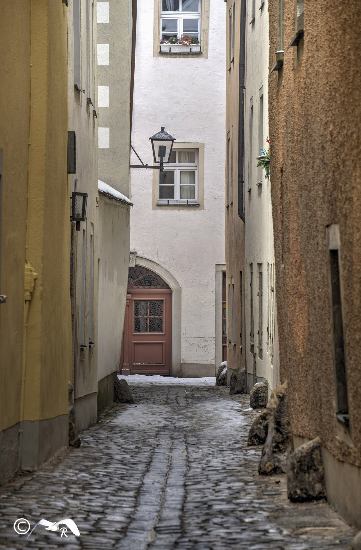 Fujifilm X-E1 + Fujifilm XC 50-230mm F4.5-6.7 OIS sample photo. Middle age town photography