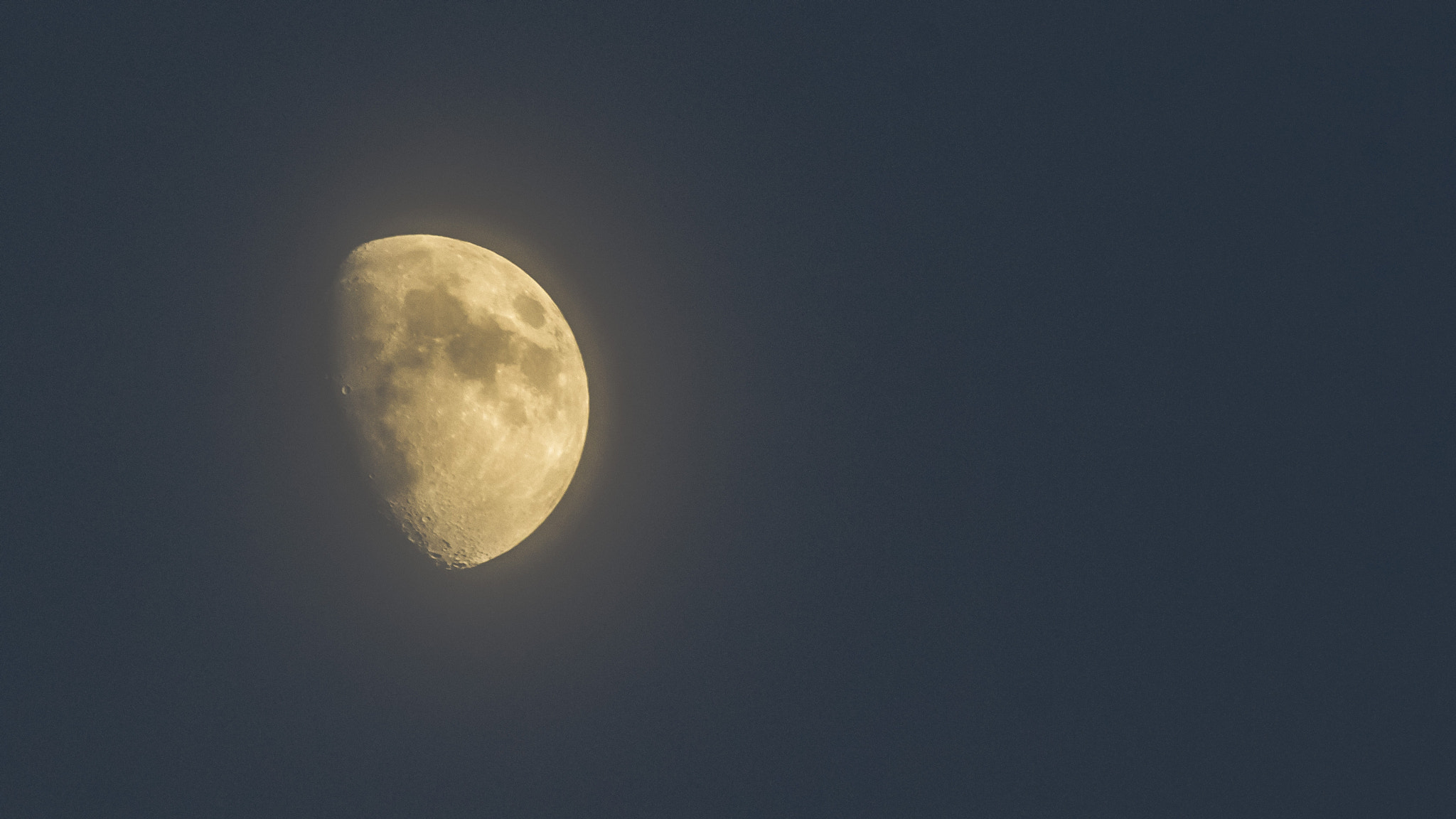 Canon EOS 60D + Canon EF 100-400mm F4.5-5.6L IS USM sample photo. Misty moonlight photography