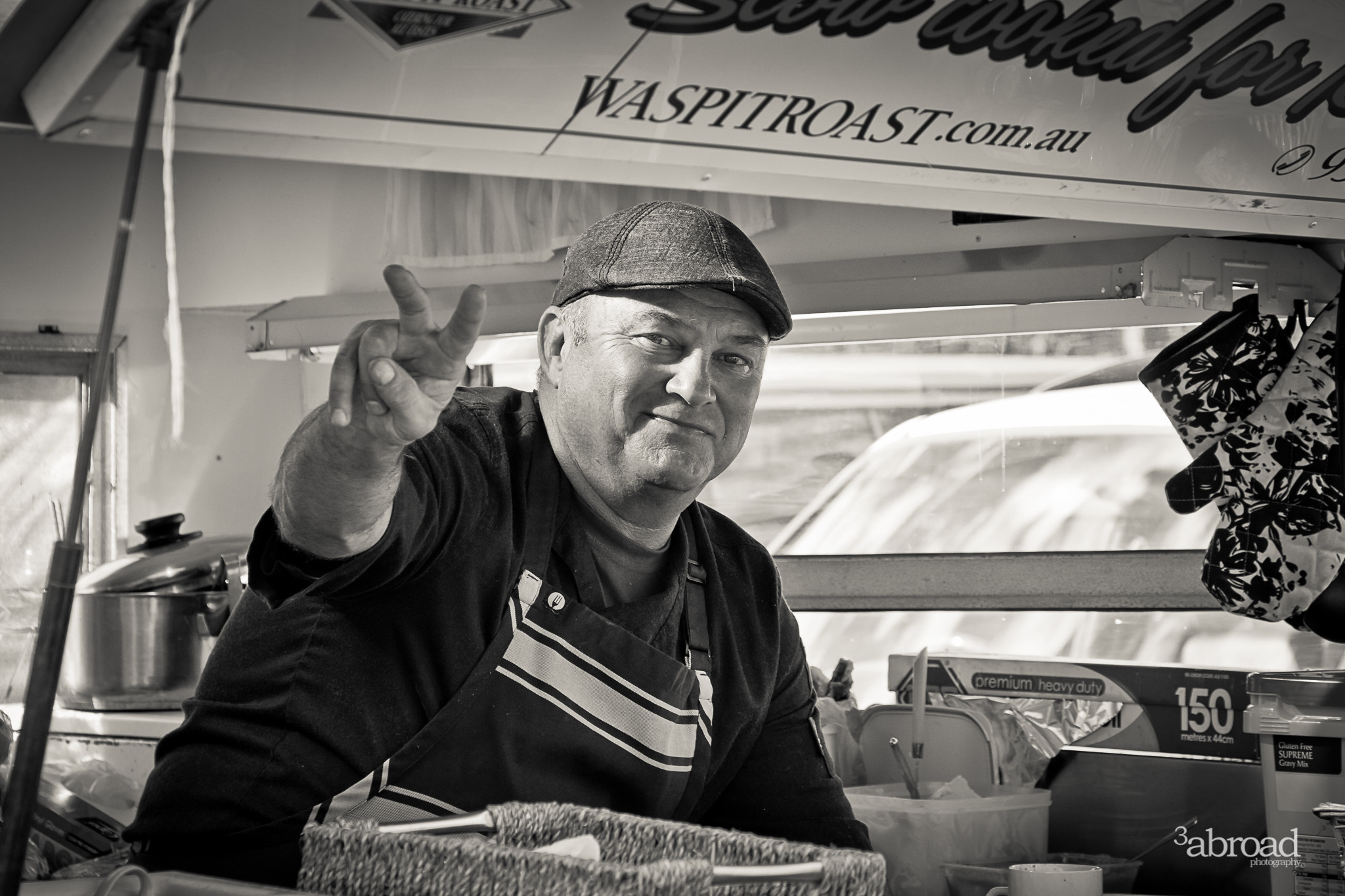 Canon EOS 760D (EOS Rebel T6s / EOS 8000D) + Canon EF 24-105mm F4L IS USM sample photo. Roleystone winter markets photography
